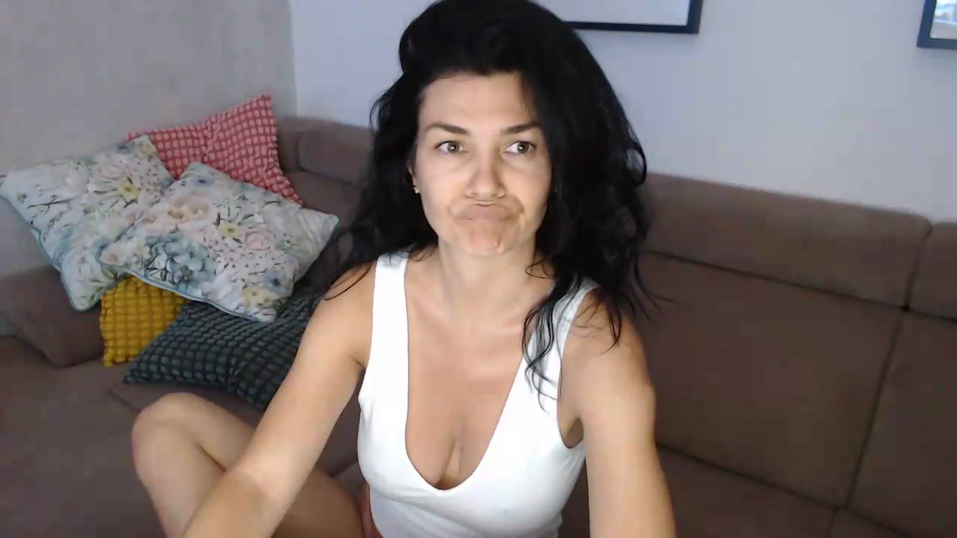 Gallery image thumbnail from Darkella's myfreecams stream on, 07/09/2026, 22:30 image 7 of 20