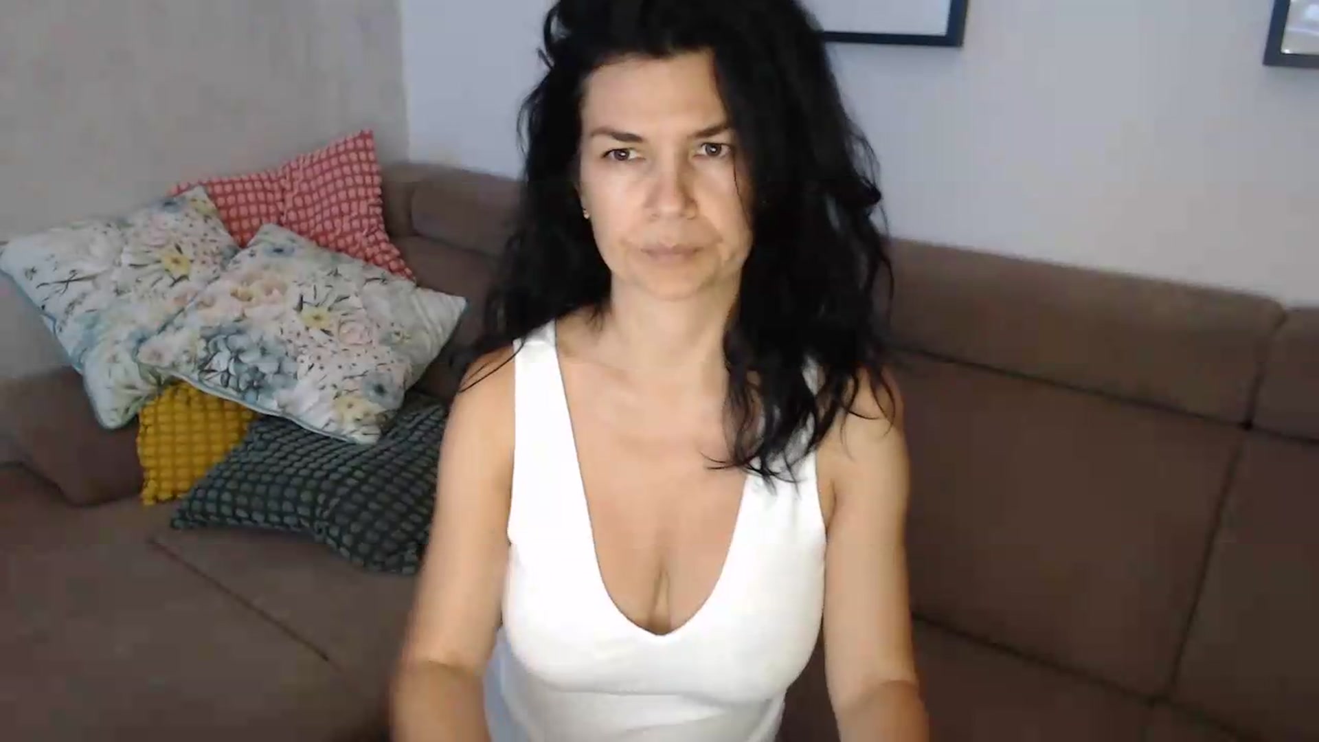 Gallery image thumbnail from Darkella's myfreecams stream on, 07/09/2026, 22:30 image 15 of 20