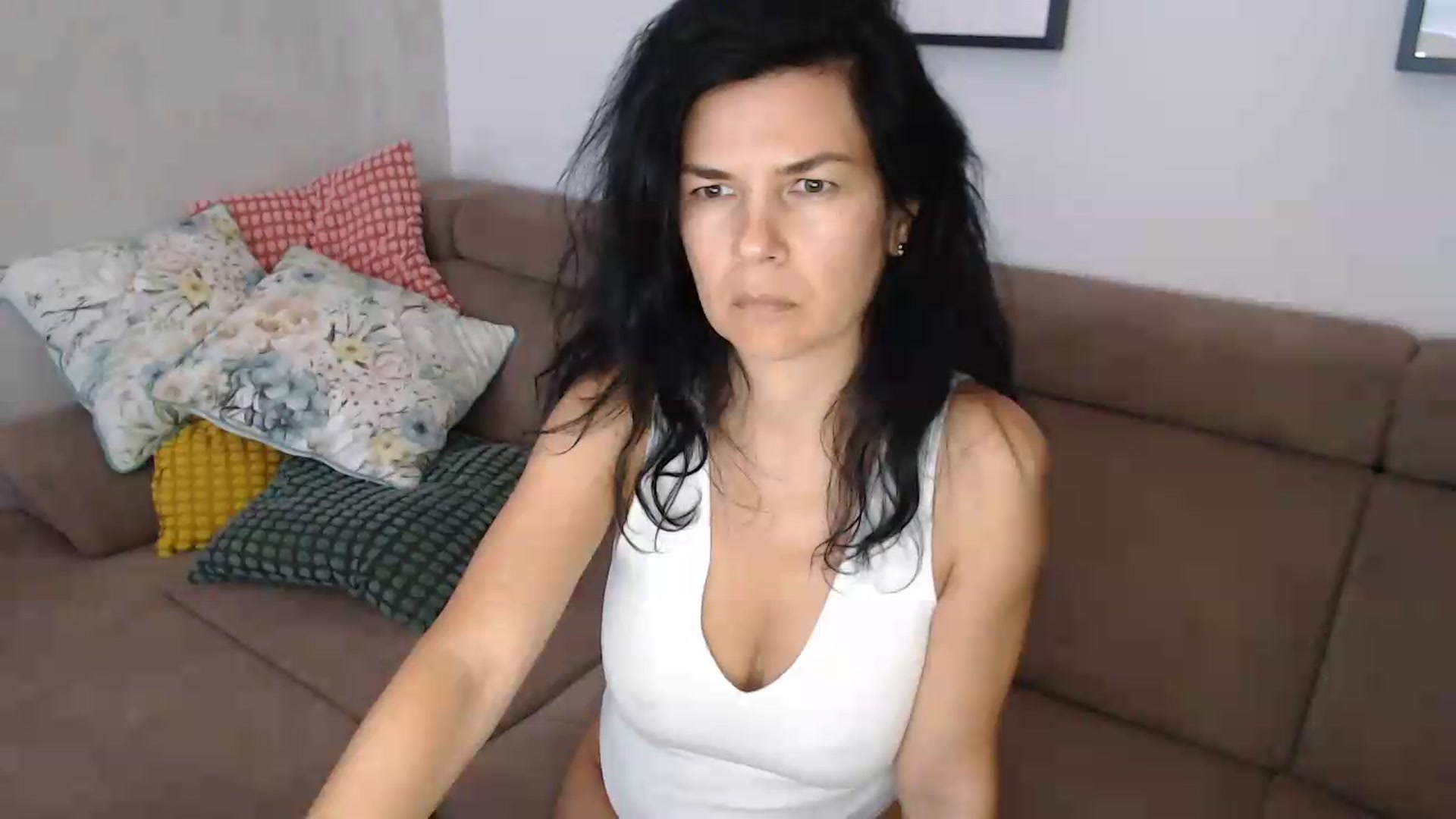 Gallery image thumbnail from Darkella's myfreecams stream on, 07/10/2026, 24:27 image 7 of 20