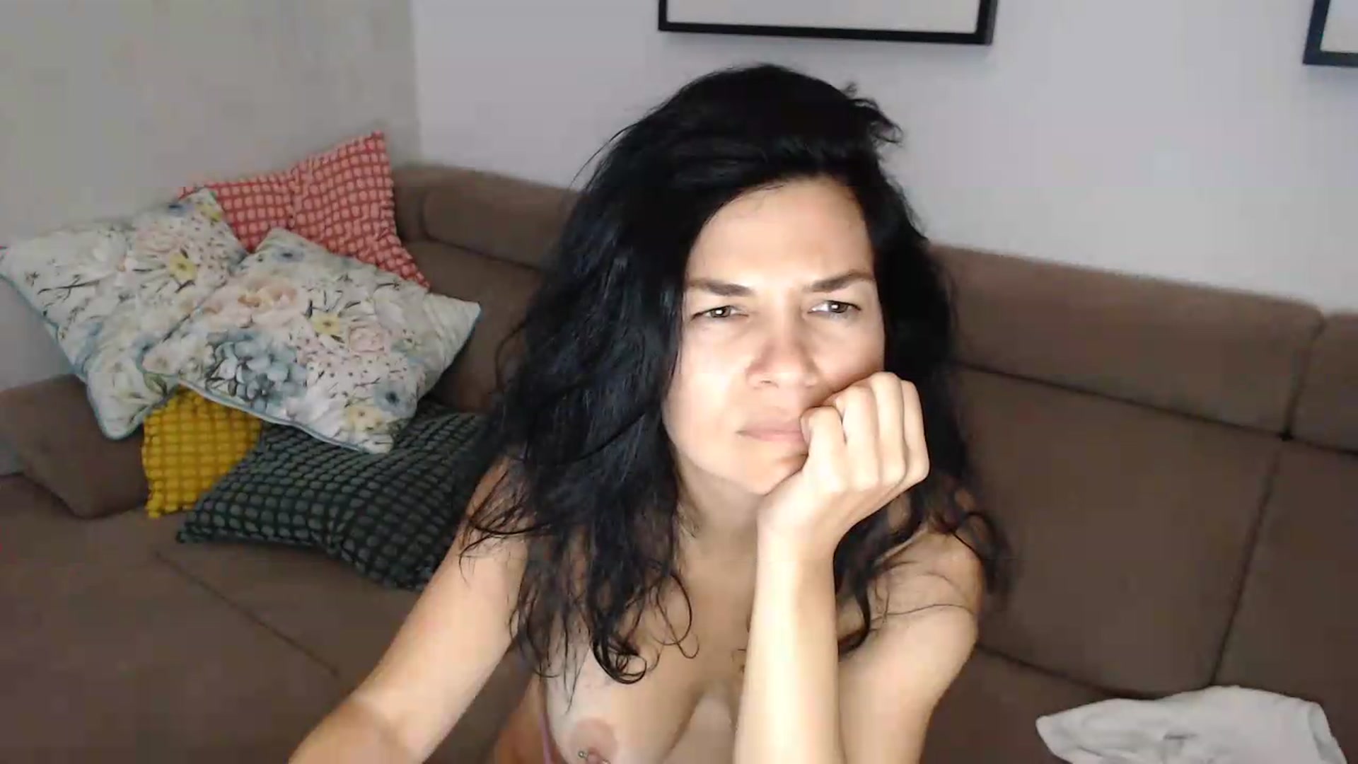 Gallery image thumbnail from Darkella's myfreecams stream on, 07/10/2026, 24:27 image 19 of 20