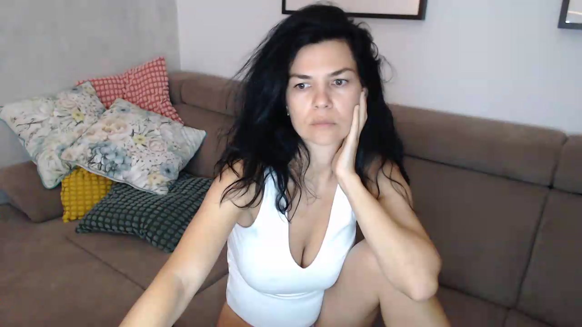 Gallery image thumbnail from Darkella's myfreecams stream on, 07/10/2026, 24:27 image 5 of 20