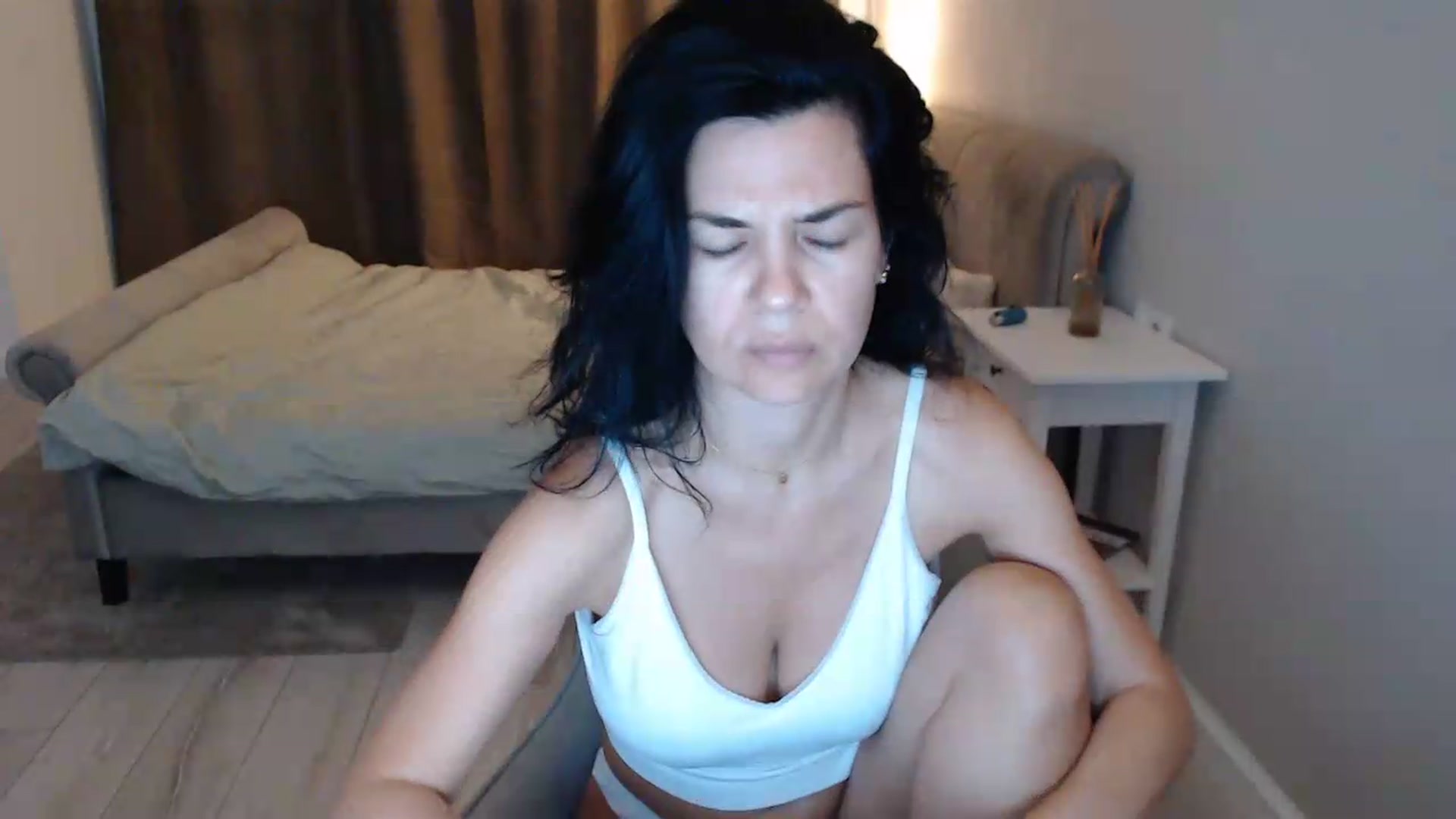 Gallery image thumbnail from Darkella's myfreecams stream on, 08/03/2026, 24:01 image 10 of 20