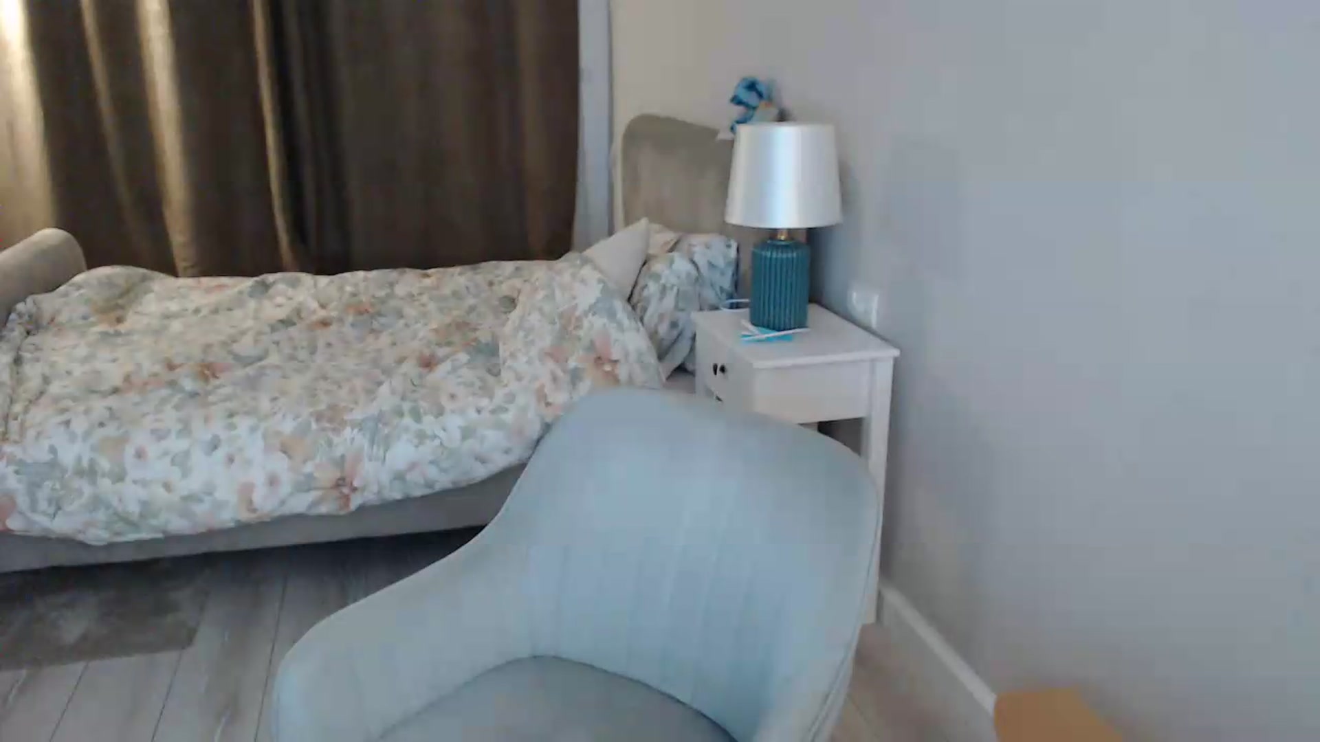Gallery image thumbnail from Darkella's myfreecams stream on, 08/08/2026, 24:54 image 10 of 20