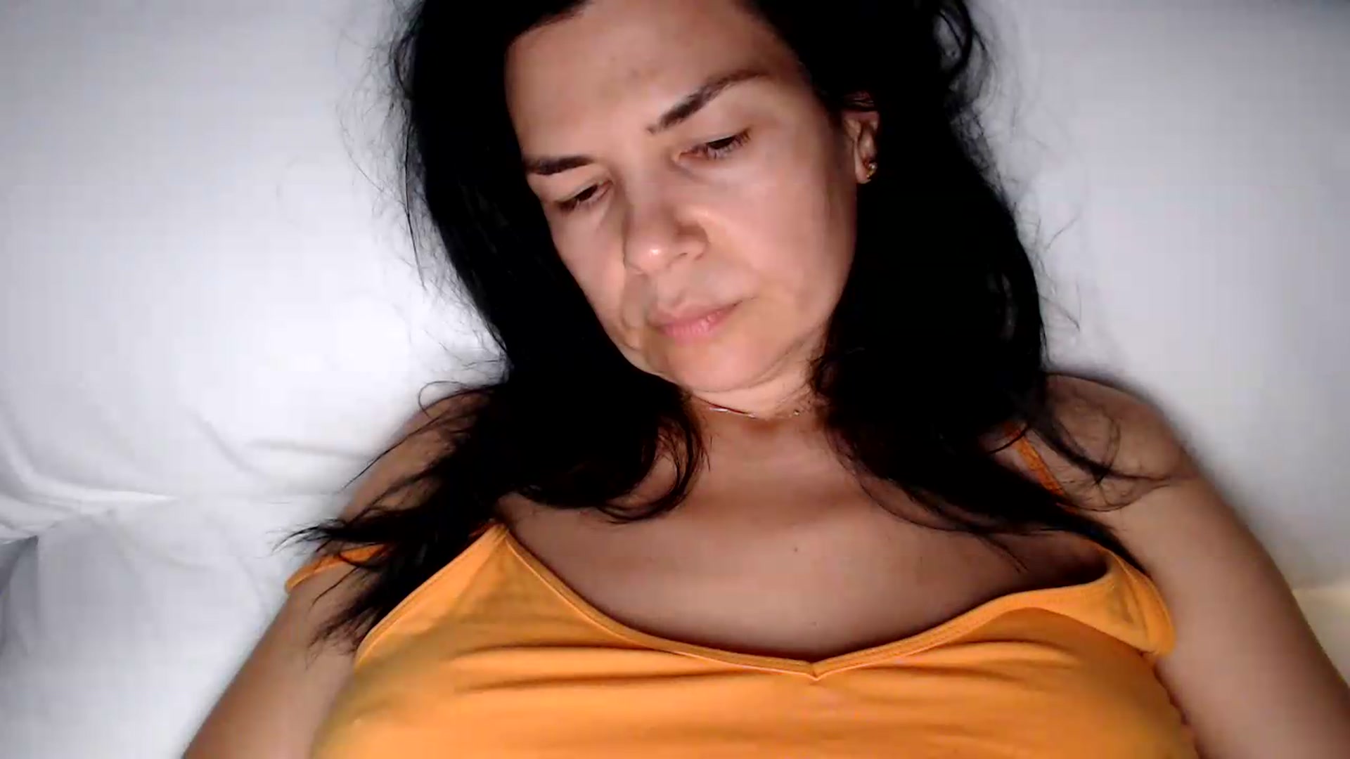 Gallery image thumbnail from Darkella's myfreecams stream on, 08/14/2026, 24:12 image 17 of 20