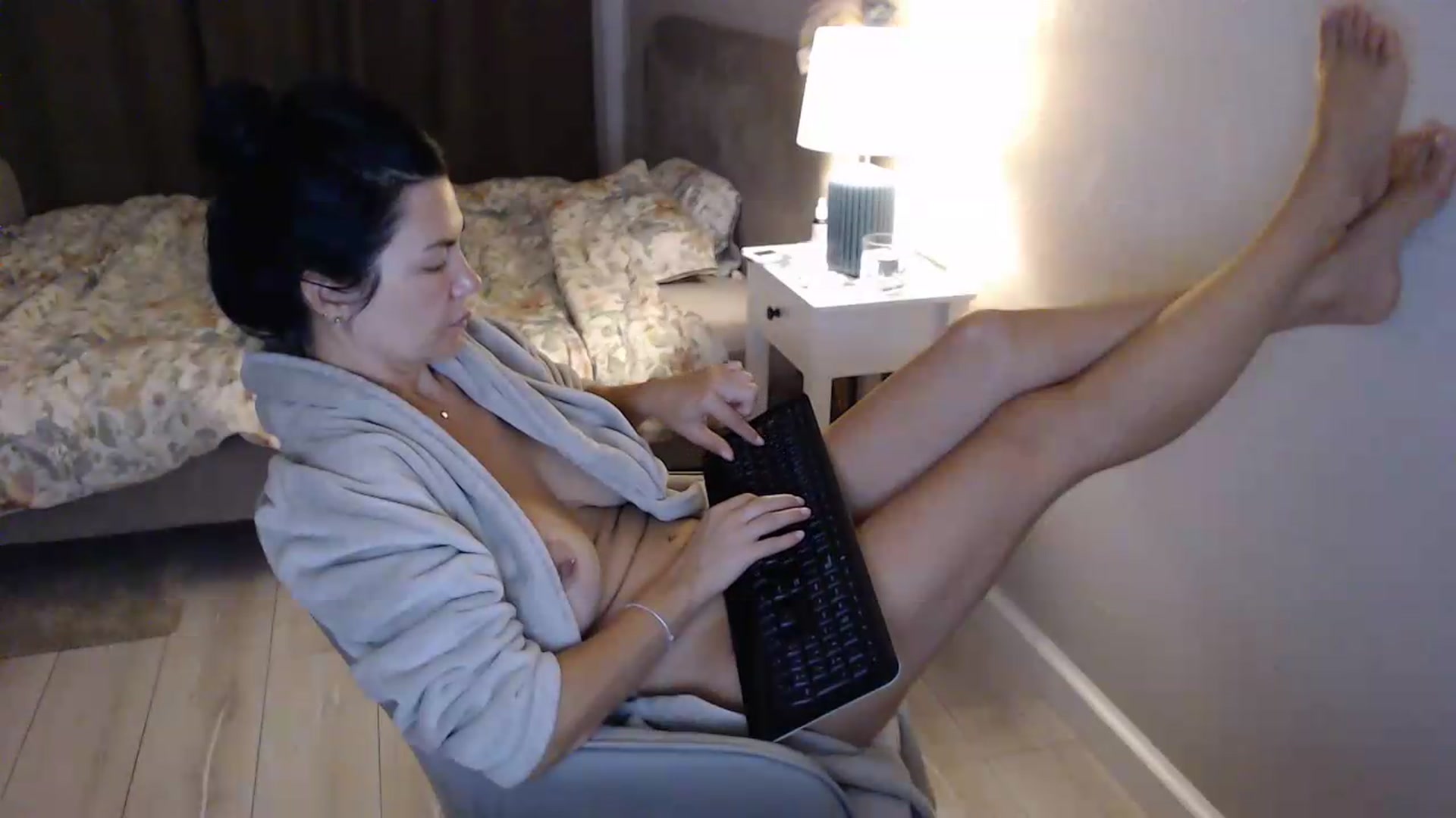 Gallery image thumbnail from Darkella's myfreecams stream on, 09/10/2026, 22:42 image 14 of 20