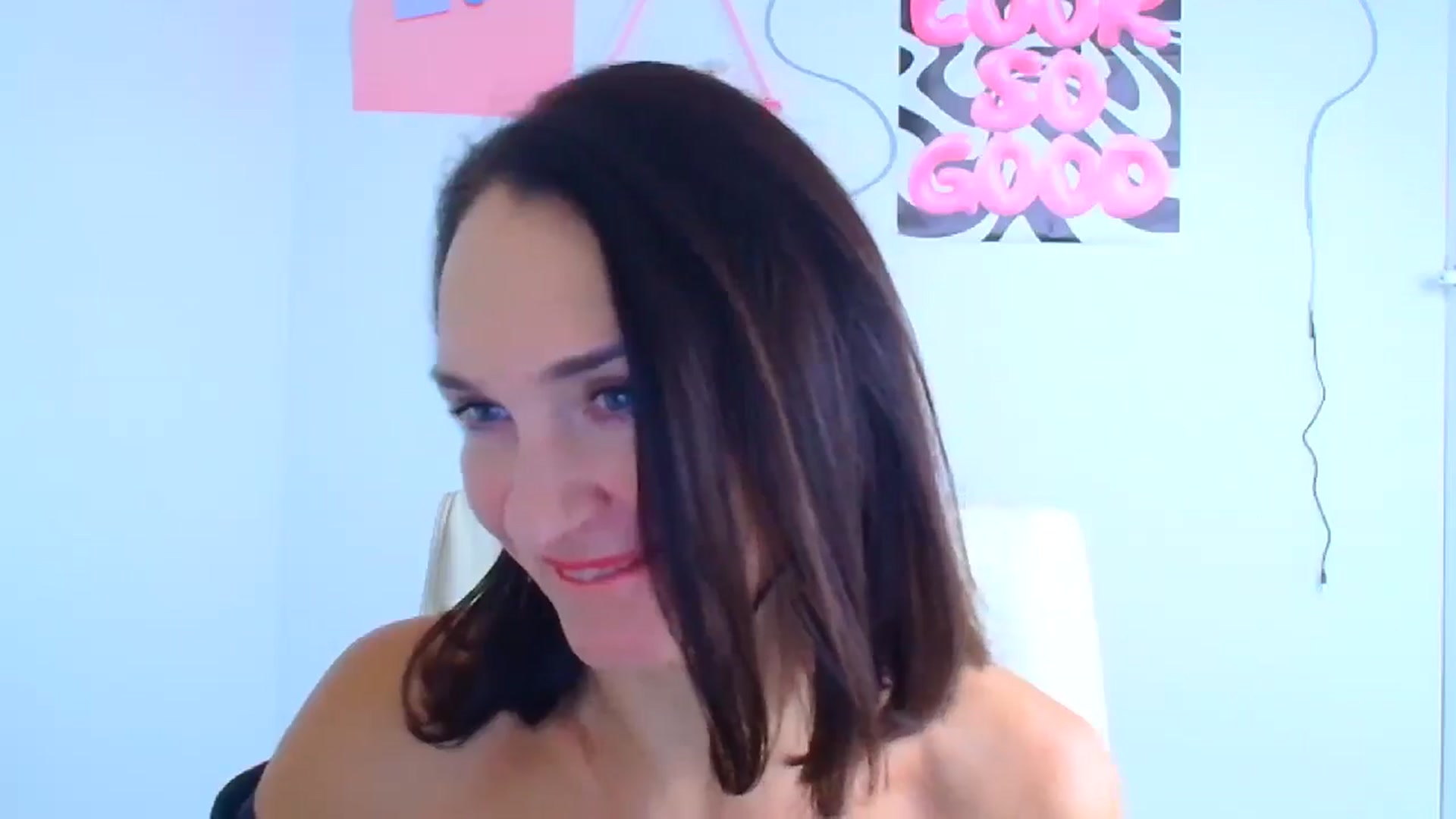 Gallery image thumbnail from Darkkristina's myfreecams stream on, 01/09/2026, 16:42 image 8 of 20