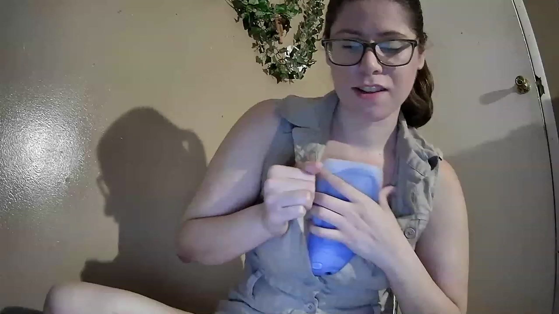 Gallery image thumbnail from Darling180's myfreecams stream on, 11/27/2022, 19:40 image 18 of 20