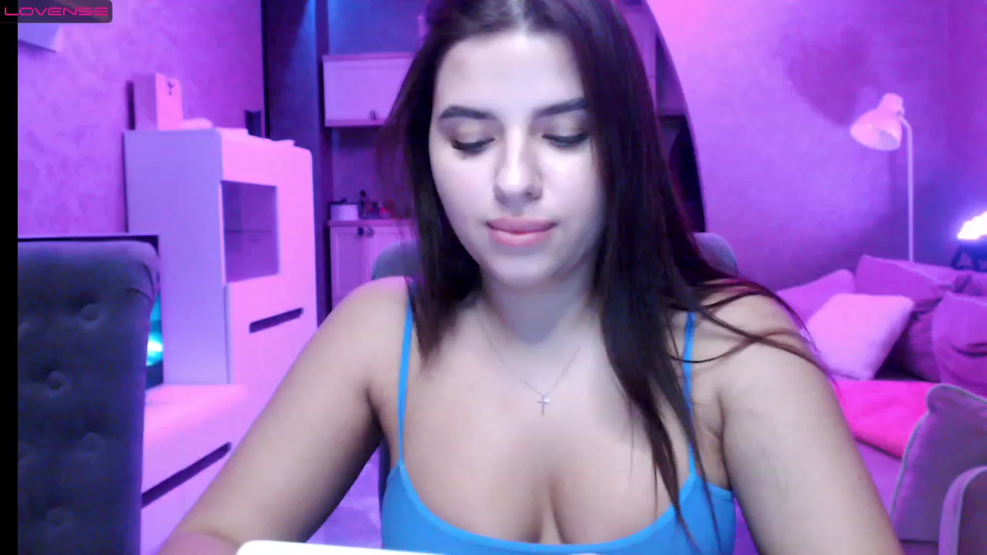Gallery image thumbnail from Darling_Ivy's myfreecams stream on, 12/08/2022, 17:17 image 5 of 20