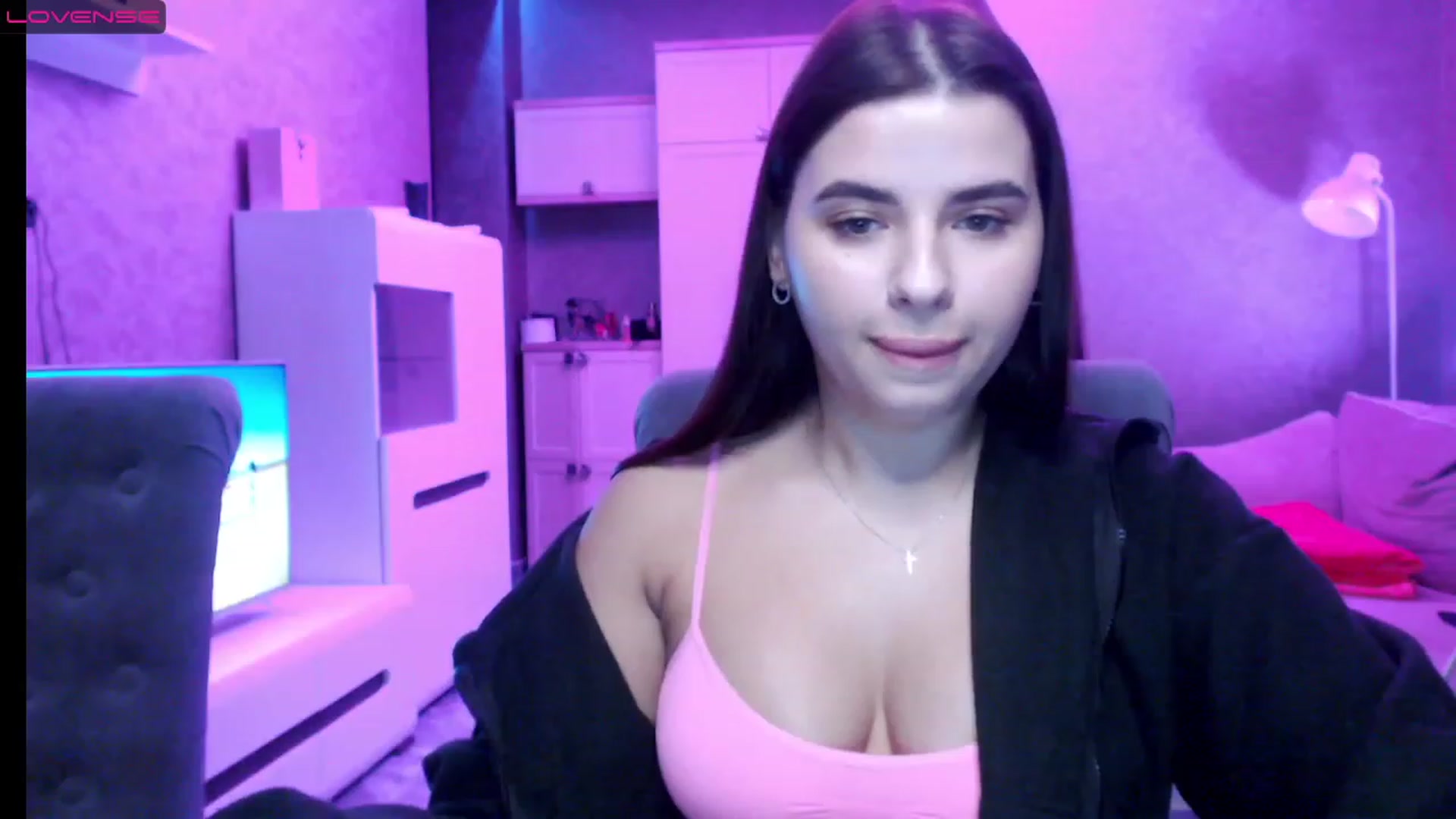 Gallery image thumbnail from Darling_Ivy's myfreecams stream on, 12/19/2022, 16:26 image 16 of 20