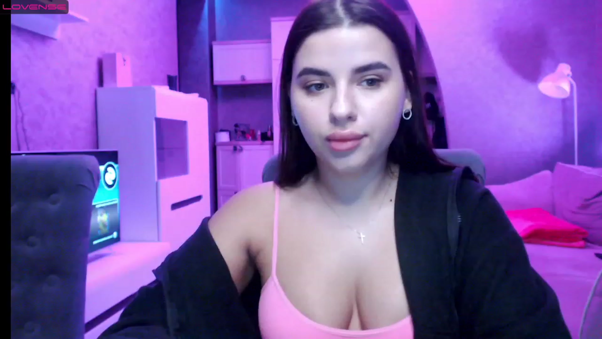 Gallery image thumbnail from Darling_Ivy's myfreecams stream on, 12/19/2022, 16:26 image 17 of 20