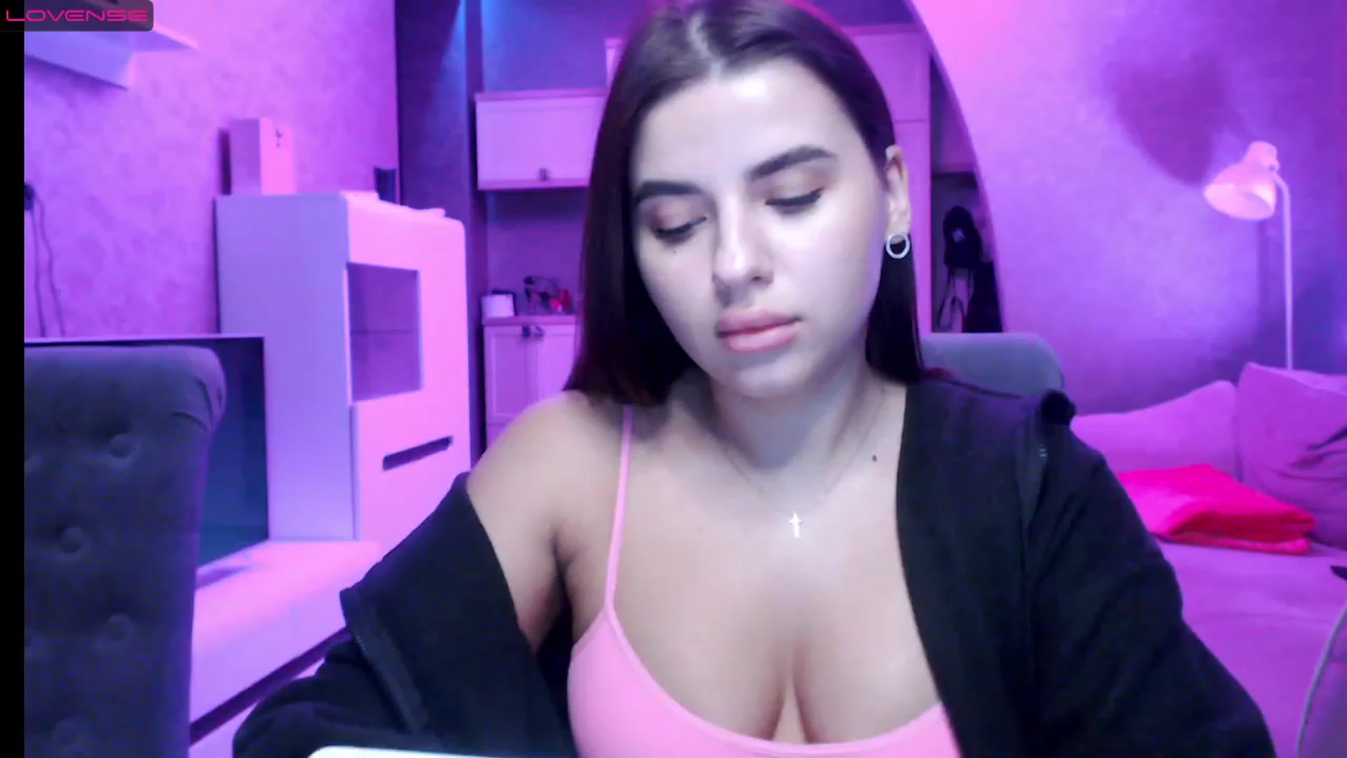 Gallery image thumbnail from Darling_Ivy's myfreecams stream on, 12/19/2022, 16:26 image 13 of 20