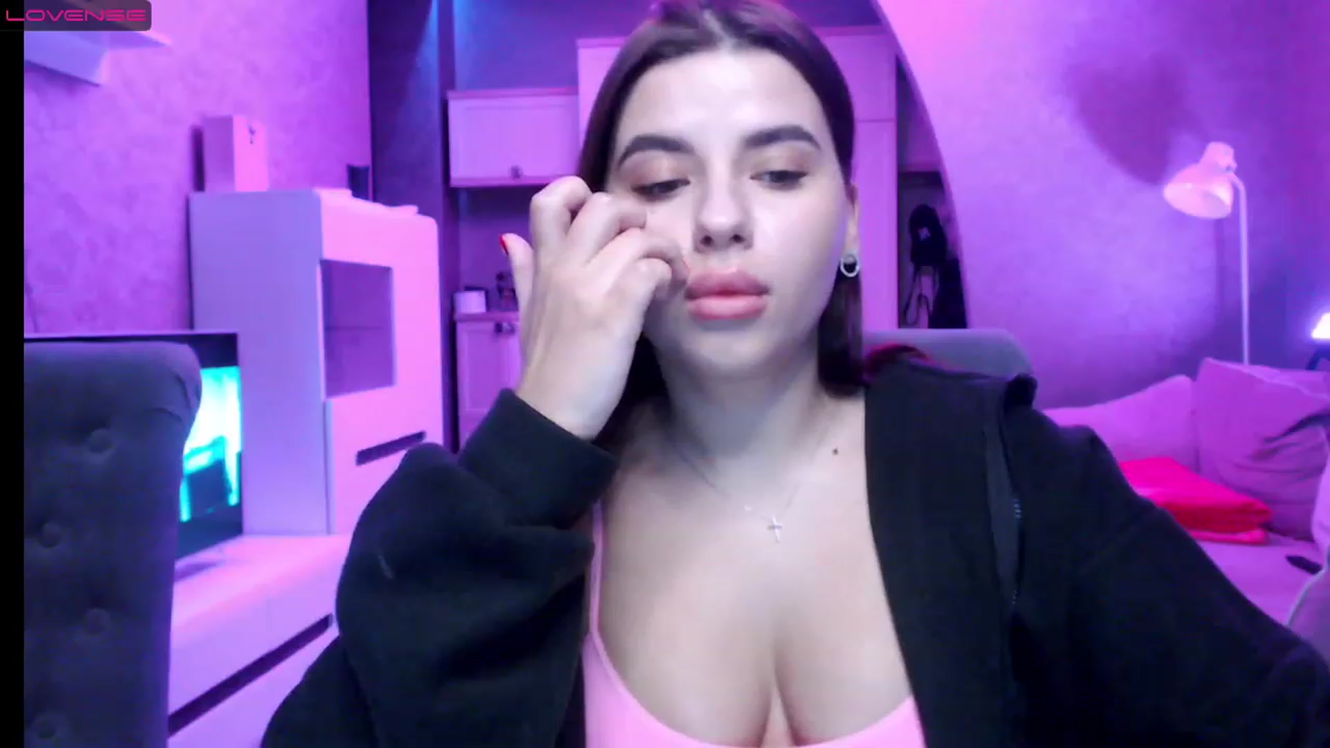 Gallery image thumbnail from Darling_Ivy's myfreecams stream on, 12/19/2022, 16:26 image 11 of 20