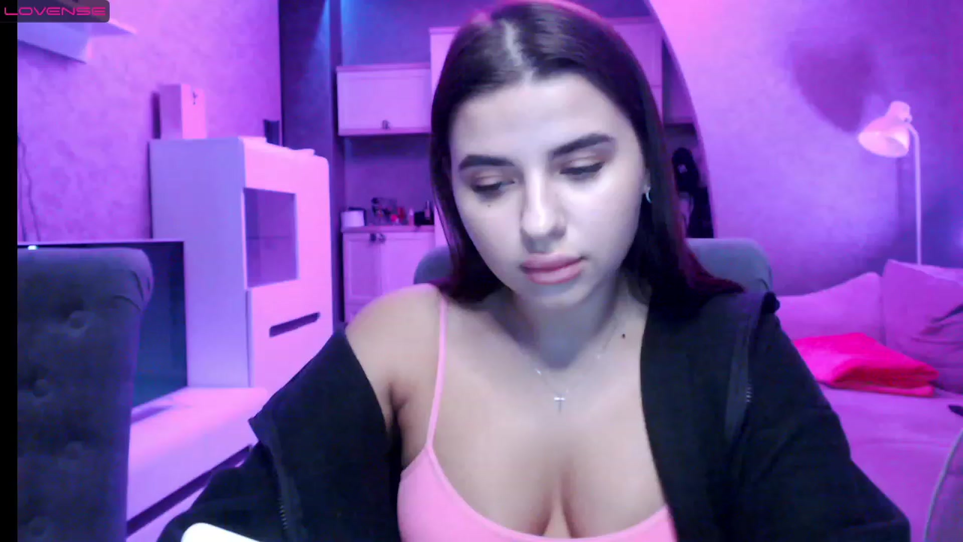 Gallery image thumbnail from Darling_Ivy's myfreecams stream on, 12/19/2022, 16:48 image 16 of 20