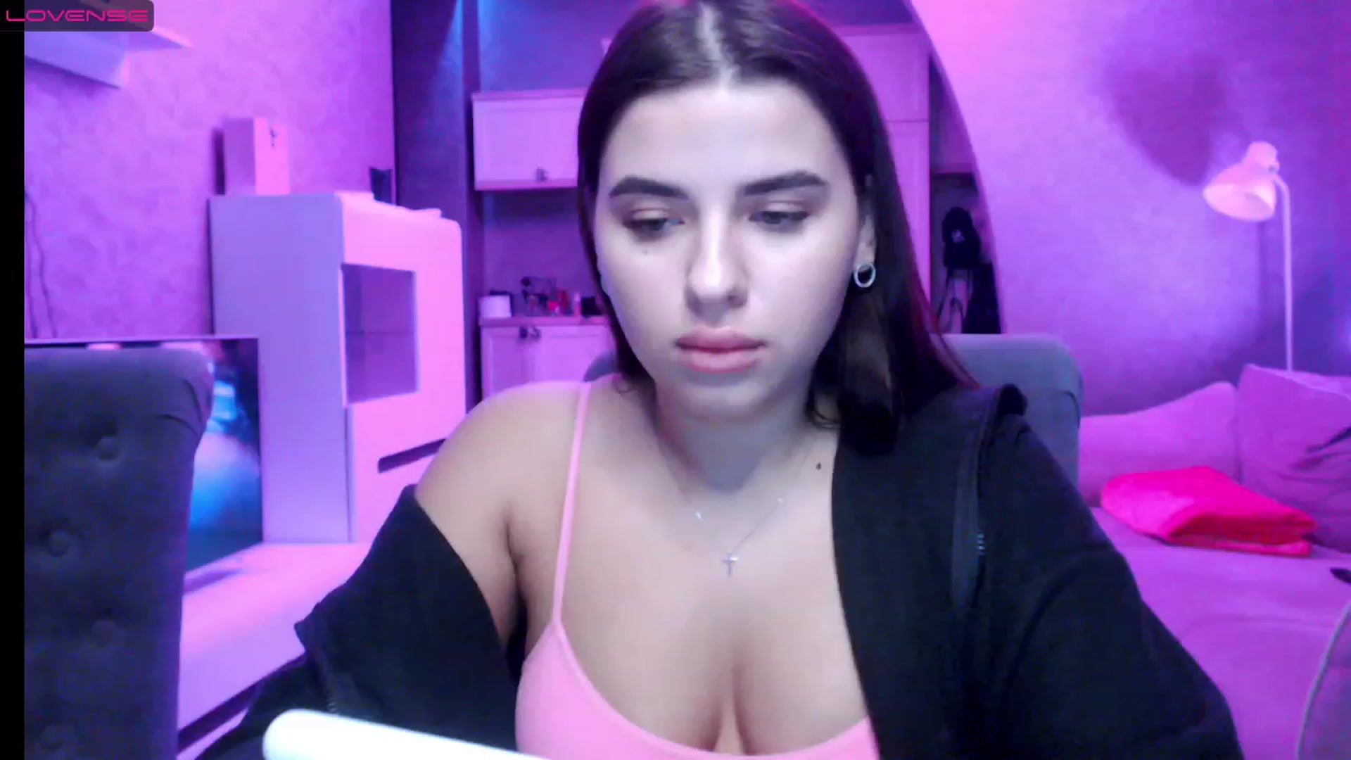 Gallery image thumbnail from Darling_Ivy's myfreecams stream on, 12/19/2022, 16:48 image 9 of 20