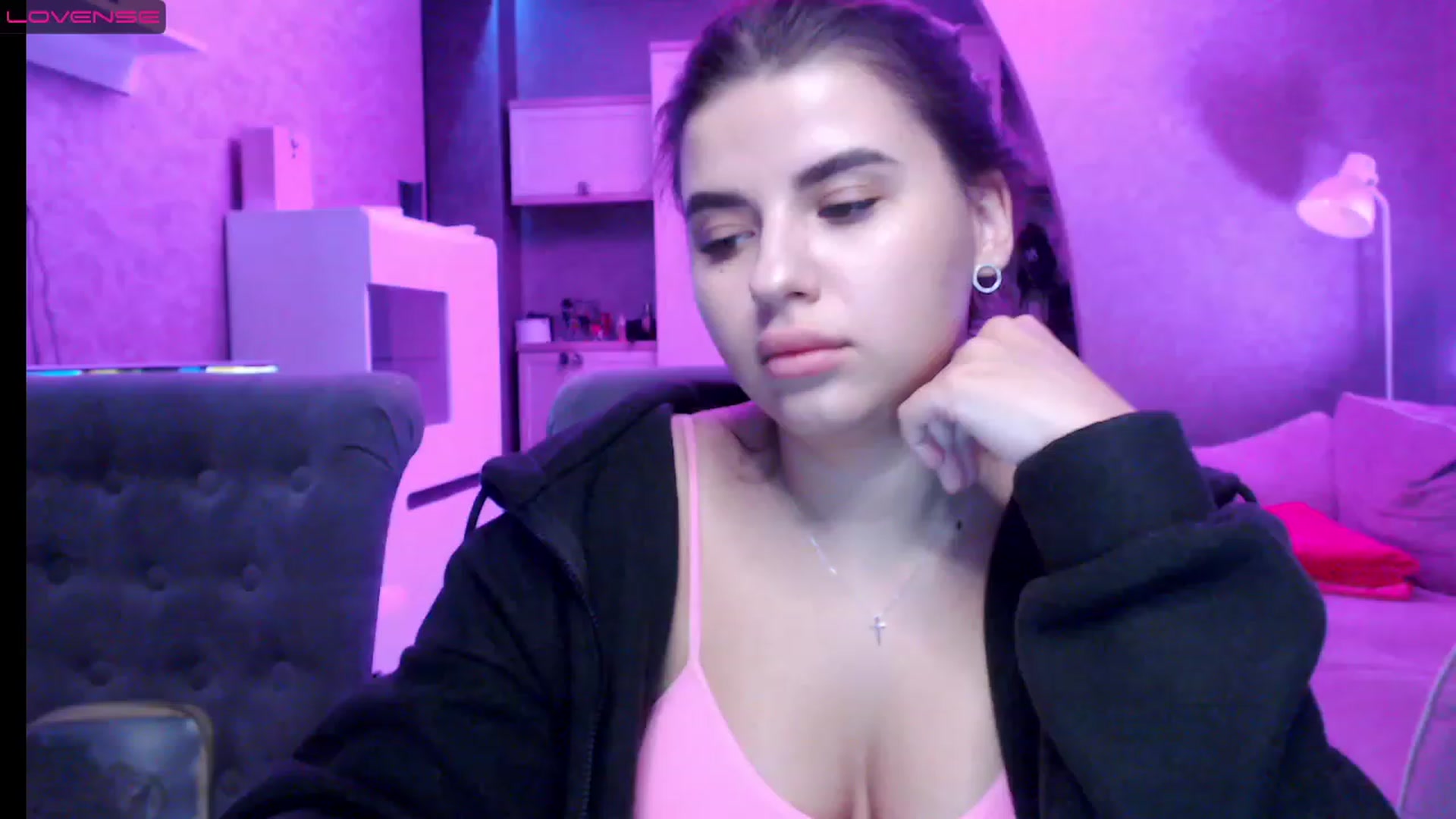 Gallery image thumbnail from Darling_Ivy's myfreecams stream on, 12/19/2022, 19:15 image 16 of 20