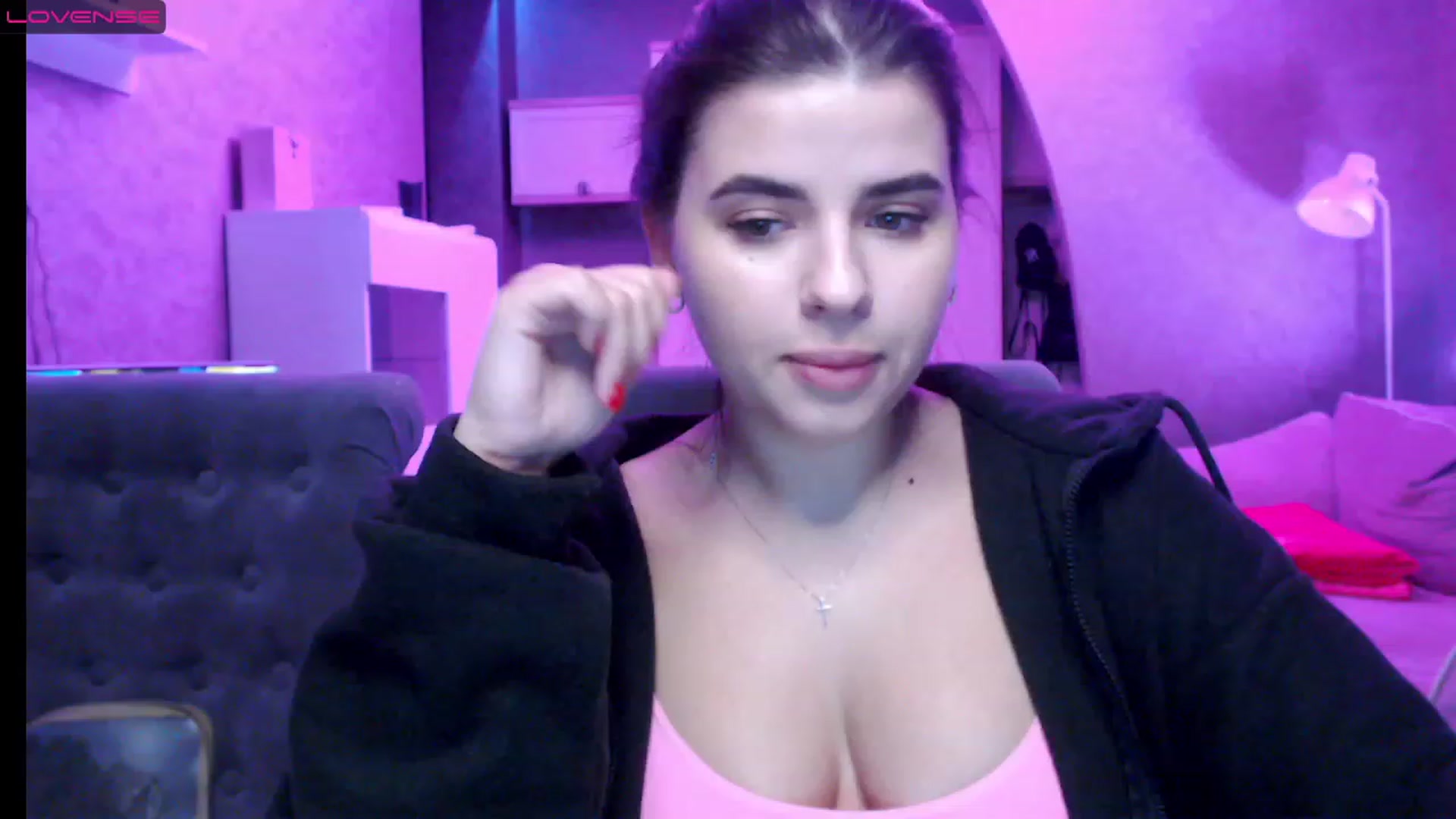 Gallery image thumbnail from Darling_Ivy's myfreecams stream on, 12/19/2022, 19:15 image 5 of 20