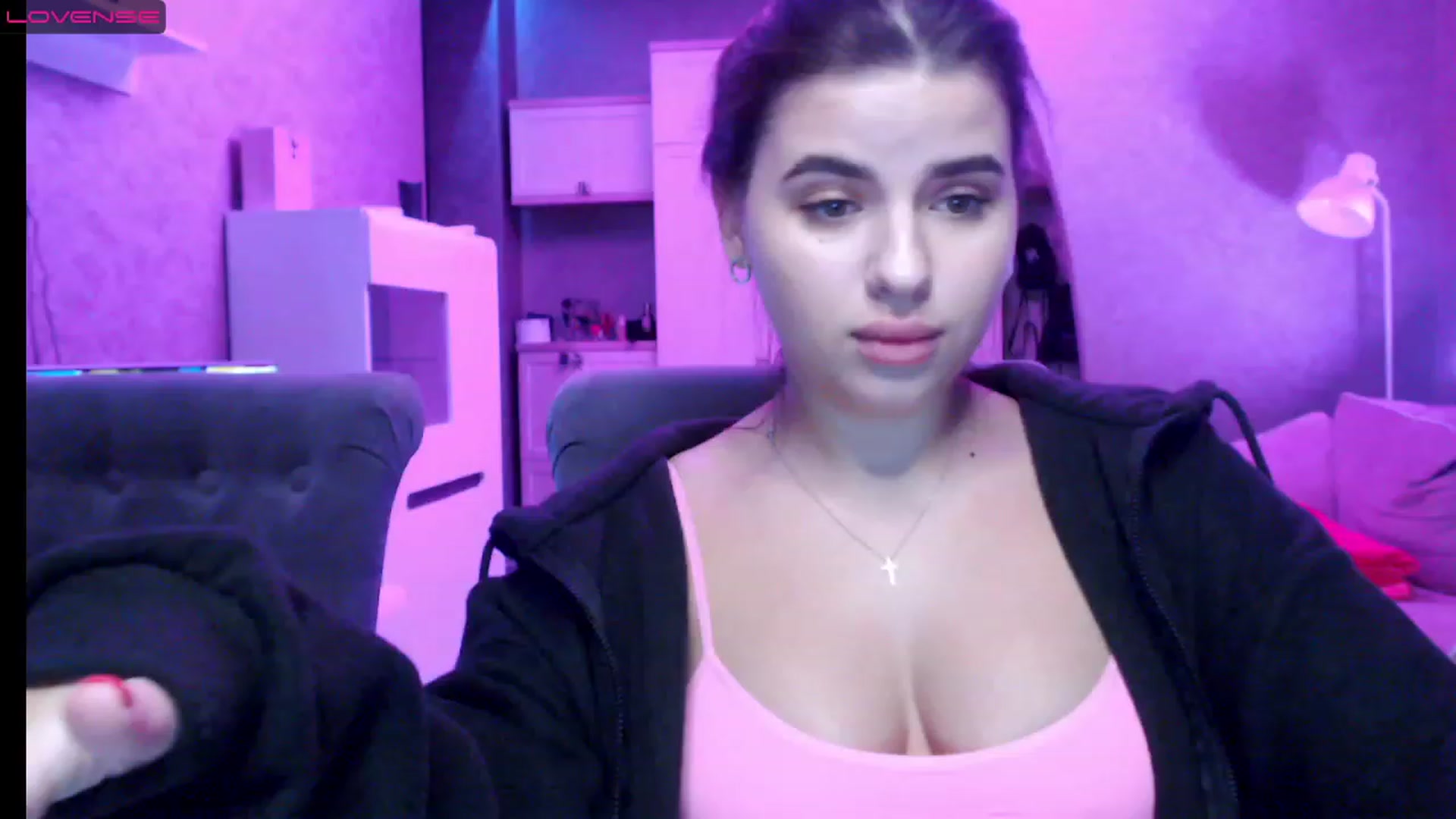 Gallery image thumbnail from Darling_Ivy's myfreecams stream on, 12/19/2022, 19:15 image 6 of 20