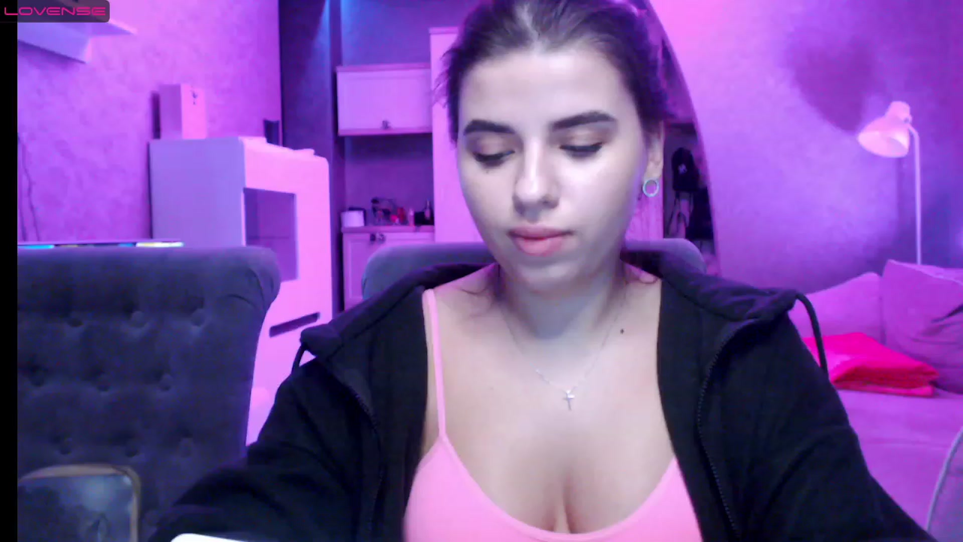 Gallery image thumbnail from Darling_Ivy's myfreecams stream on, 12/19/2022, 19:15 image 13 of 20