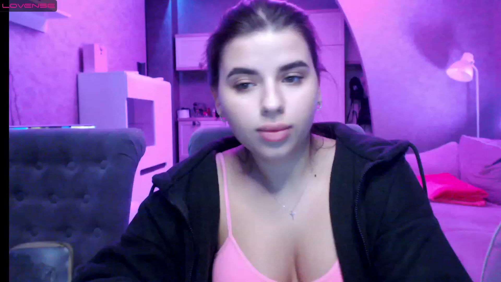 Gallery image thumbnail from Darling_Ivy's myfreecams stream on, 12/19/2022, 19:15 image 18 of 20