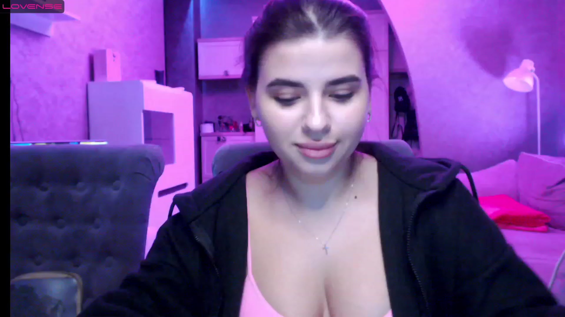 Gallery image thumbnail from Darling_Ivy's myfreecams stream on, 12/19/2022, 19:15 image 9 of 20