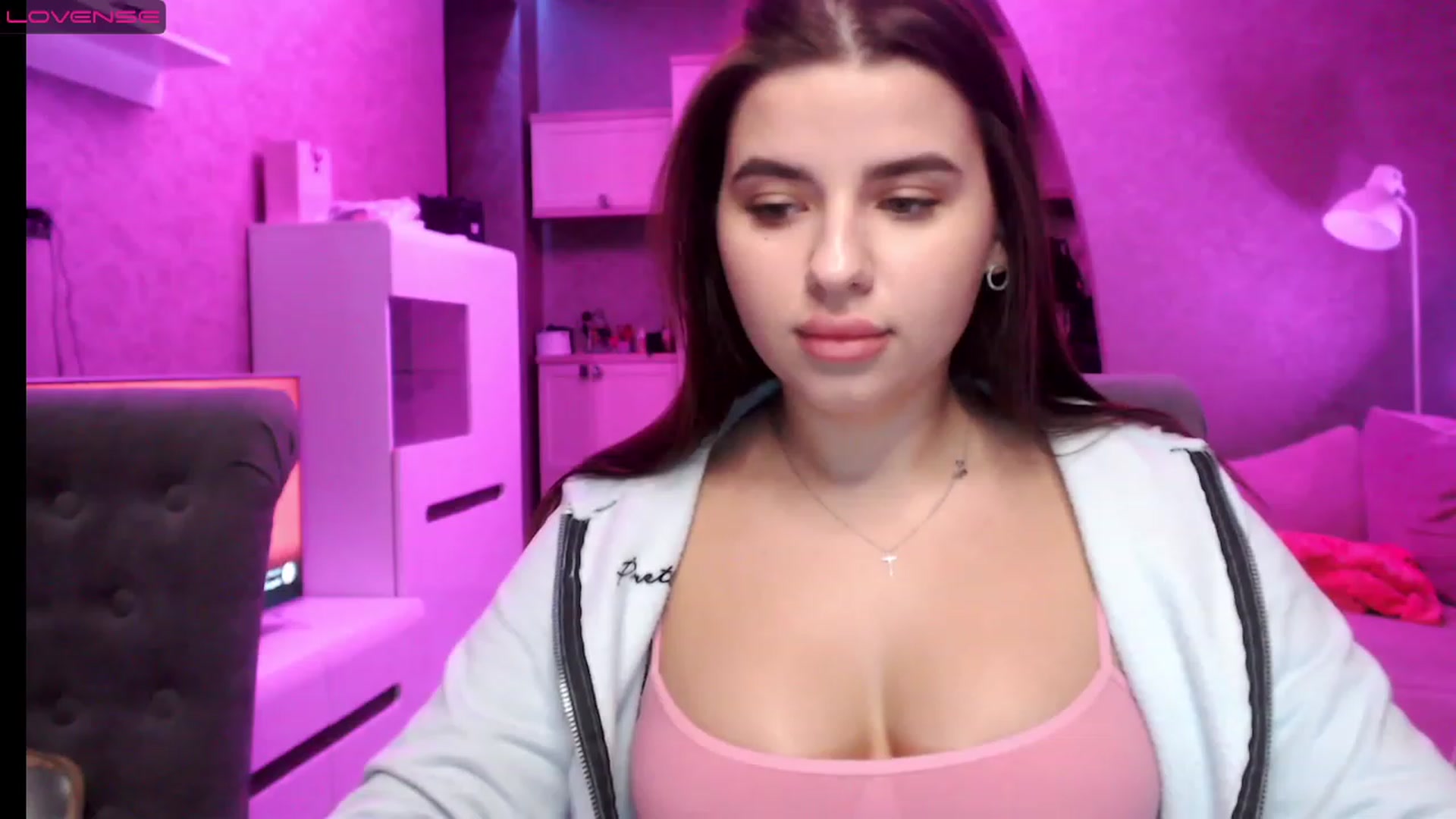 Gallery image thumbnail from Darling_Ivy's myfreecams stream on, 12/20/2022, 16:51 image 11 of 20
