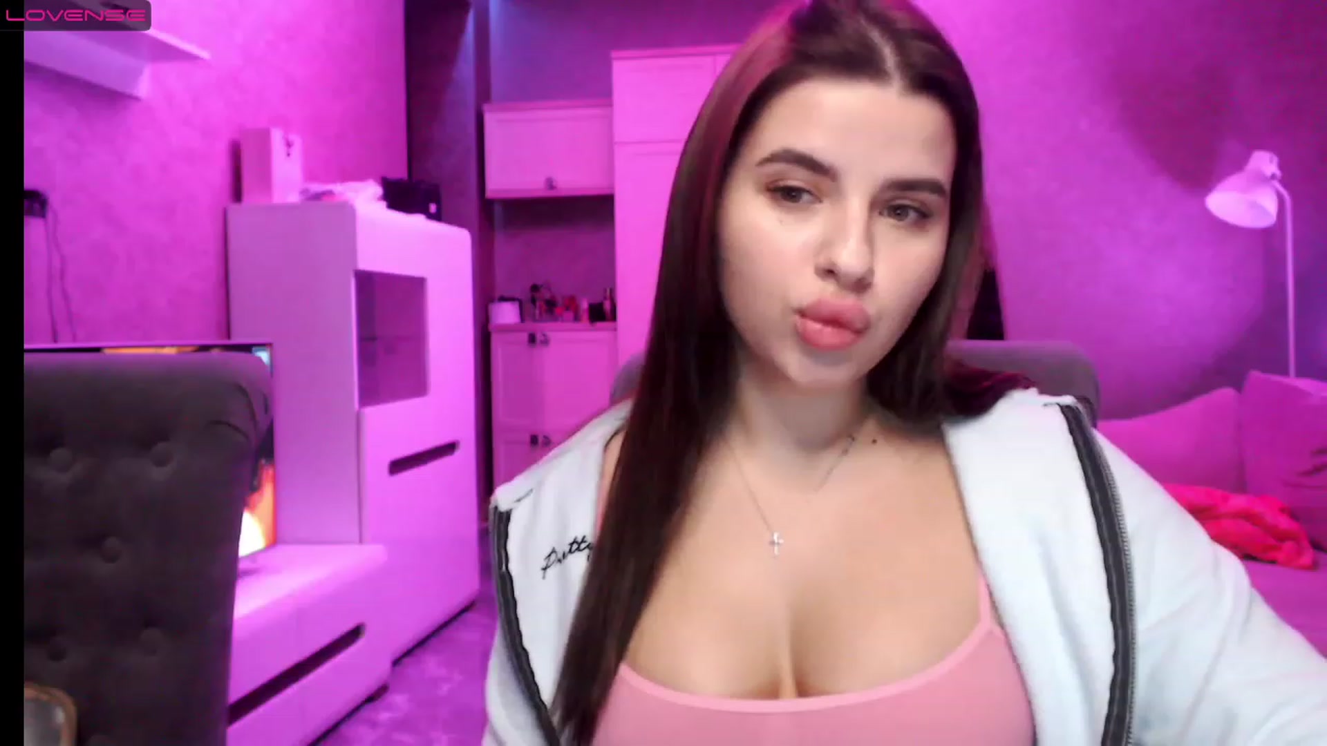 Gallery image thumbnail from Darling_Ivy's myfreecams stream on, 12/20/2022, 16:51 image 14 of 20