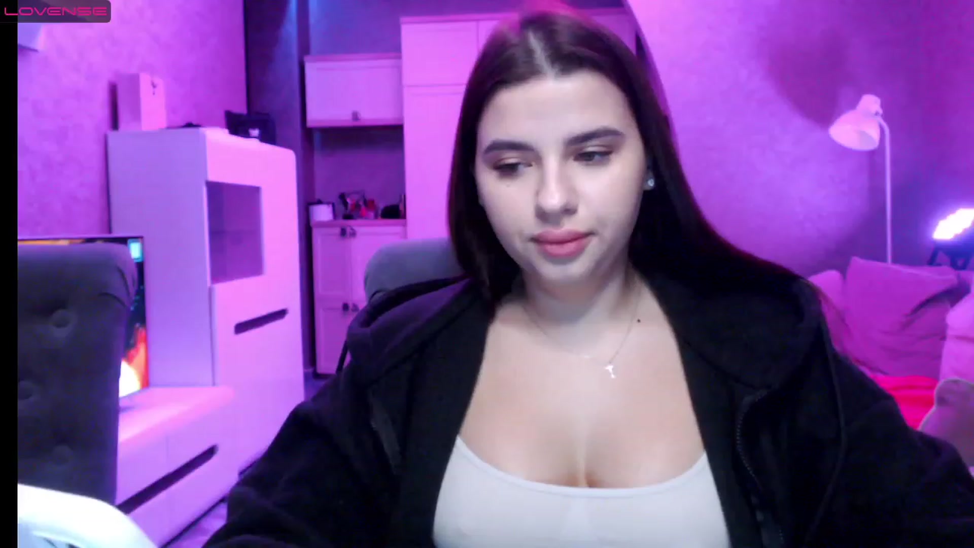 Gallery image thumbnail from Darling_Ivy's myfreecams stream on, 12/24/2022, 17:22 image 15 of 20