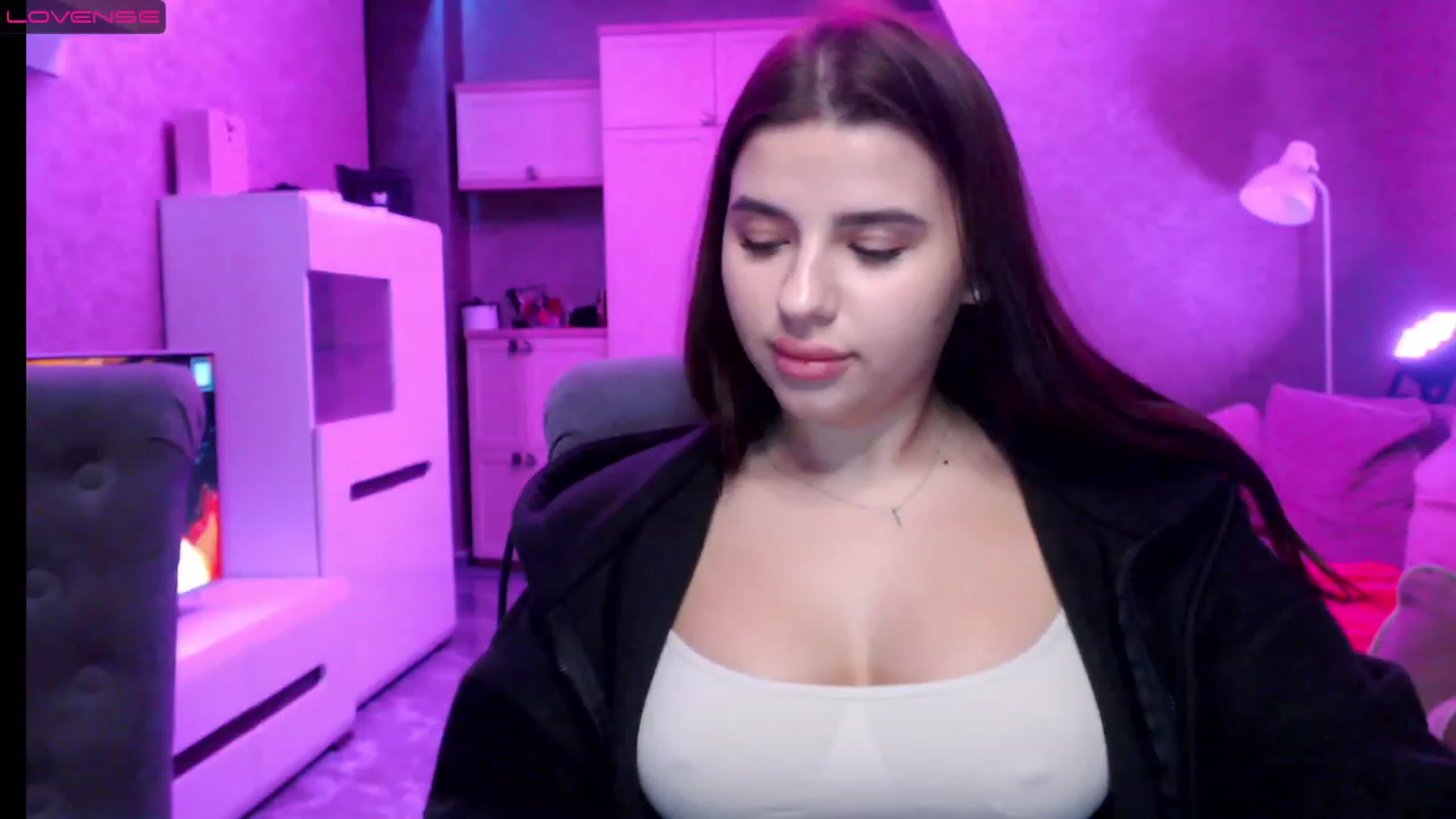 Gallery image thumbnail from Darling_Ivy's myfreecams stream on, 12/24/2022, 17:22 image 16 of 20