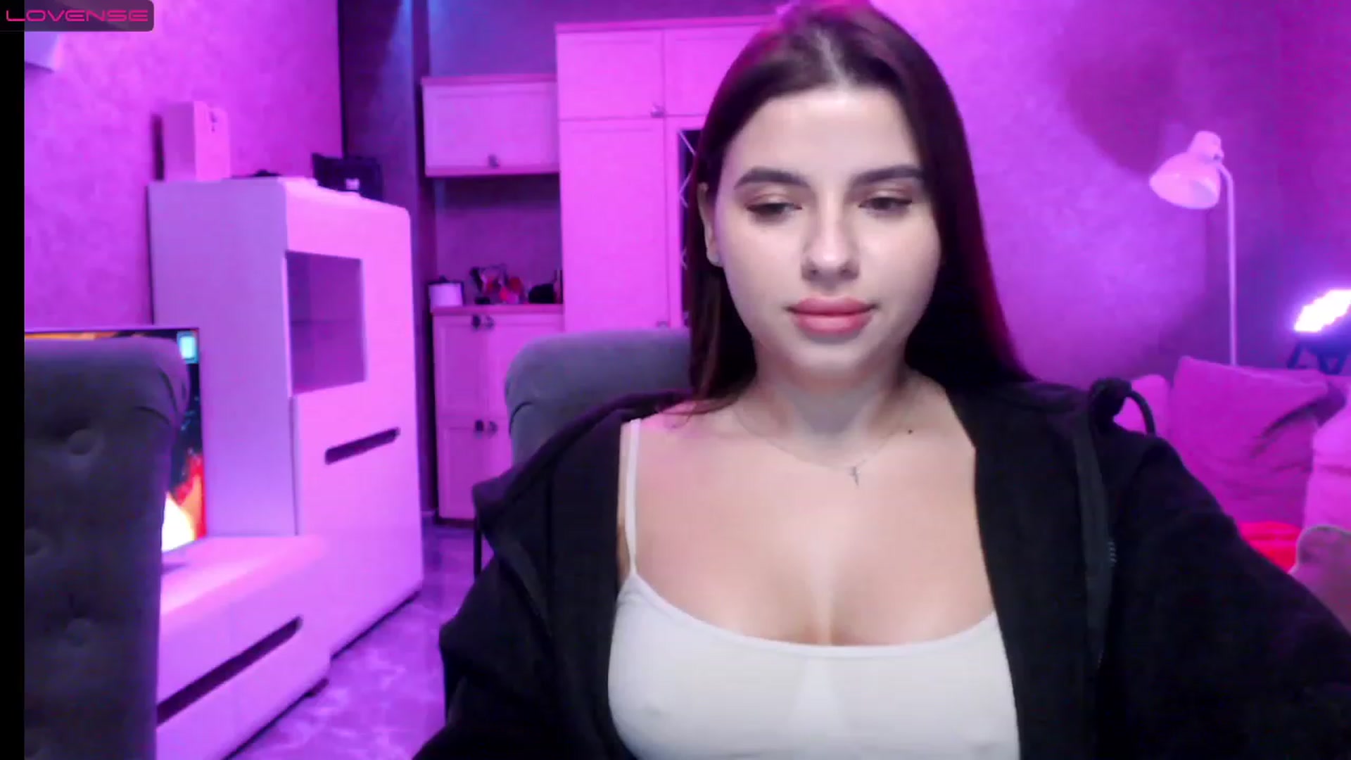 Gallery image thumbnail from Darling_Ivy's myfreecams stream on, 12/24/2022, 17:22 image 18 of 20