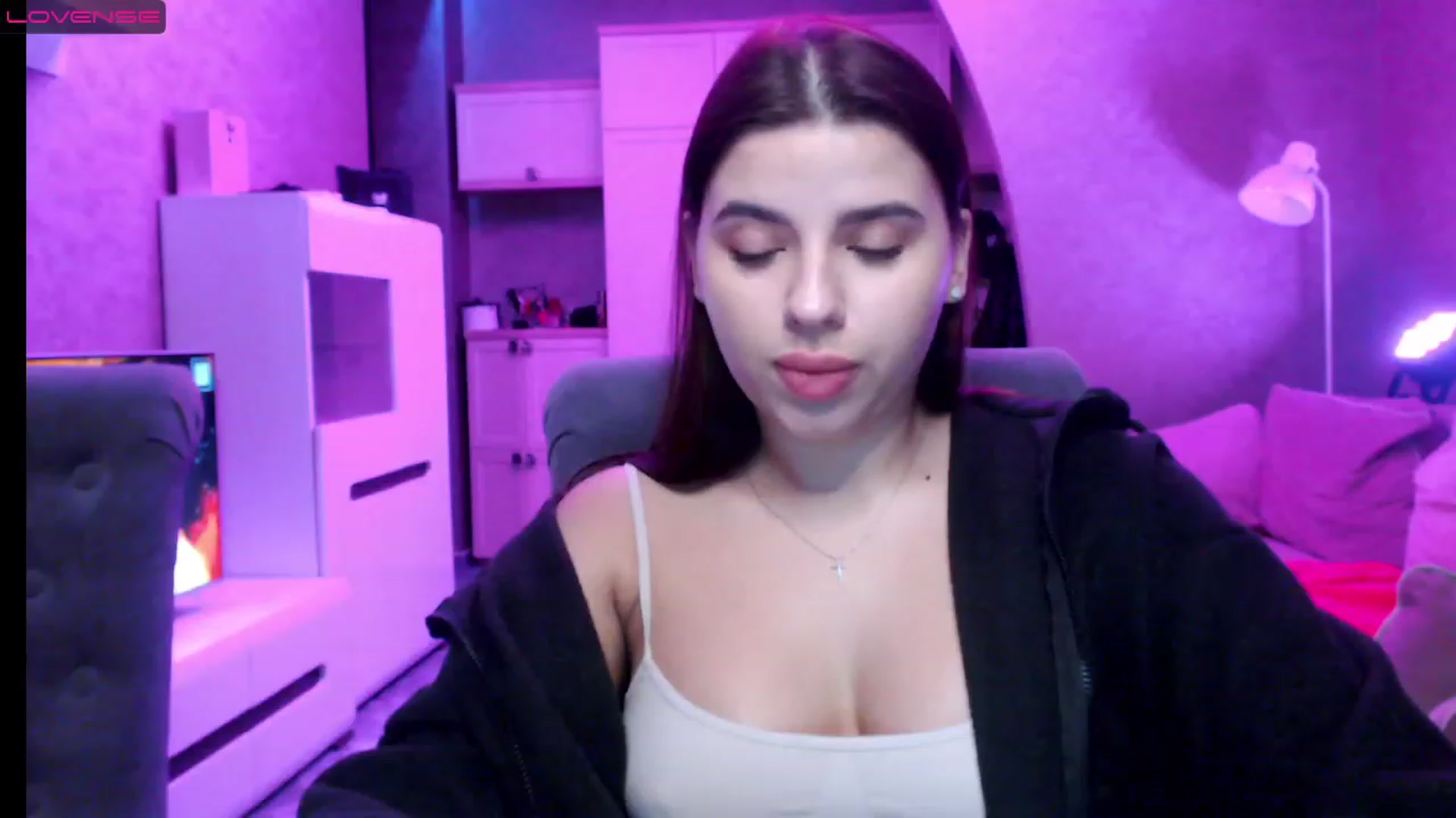 Gallery image thumbnail from Darling_Ivy's myfreecams stream on, 12/24/2022, 18:54 image 3 of 20