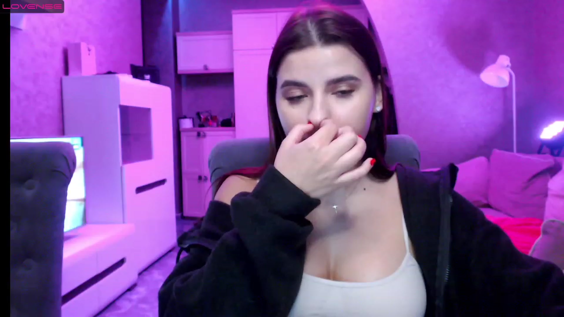 Gallery image thumbnail from Darling_Ivy's myfreecams stream on, 12/24/2022, 18:54 image 18 of 20