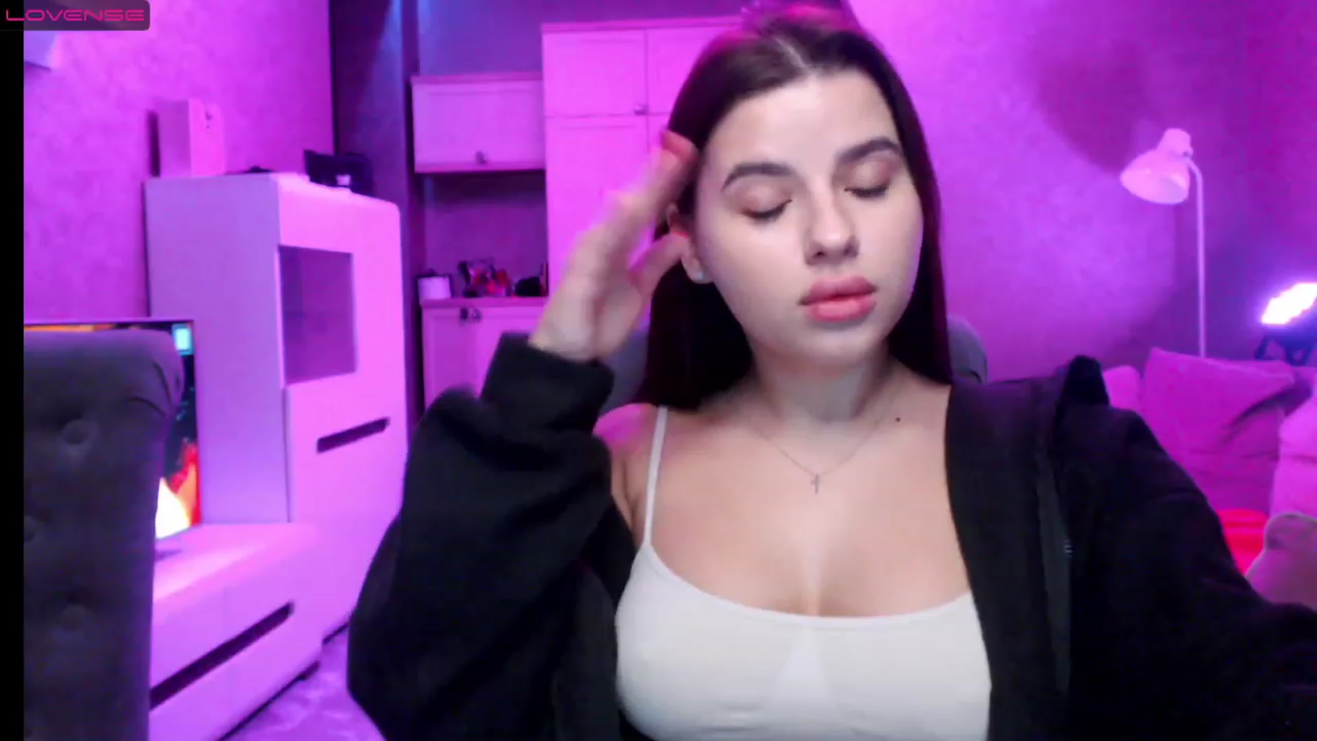 Gallery image thumbnail from Darling_Ivy's myfreecams stream on, 12/24/2022, 18:54 image 5 of 20