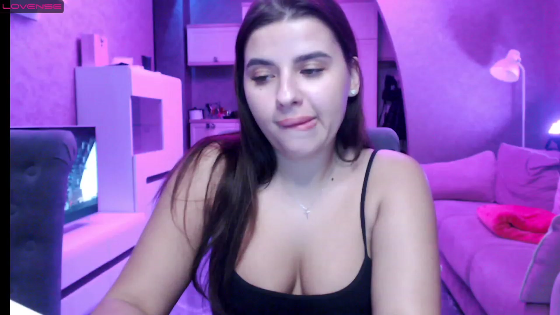 Gallery image thumbnail from Darling_Ivy's myfreecams stream on, 12/25/2022, 18:51 image 17 of 20