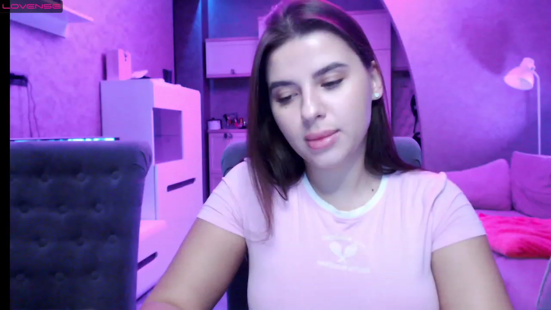 Gallery image thumbnail from Darling_Ivy's myfreecams stream on, 12/26/2022, 17:22 image 17 of 20