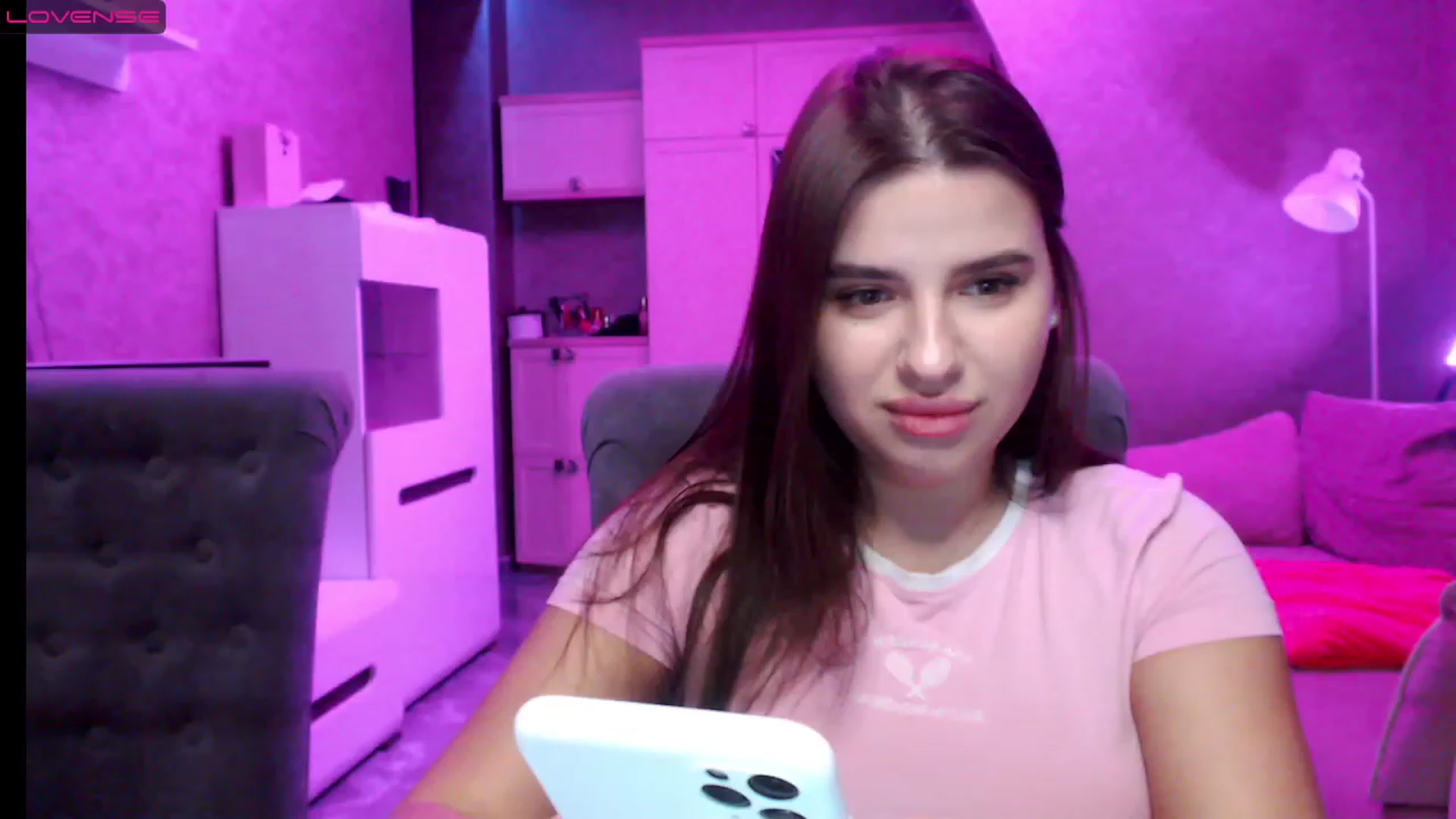 Gallery image thumbnail from Darling_Ivy's myfreecams stream on, 12/26/2022, 19:45 image 14 of 20