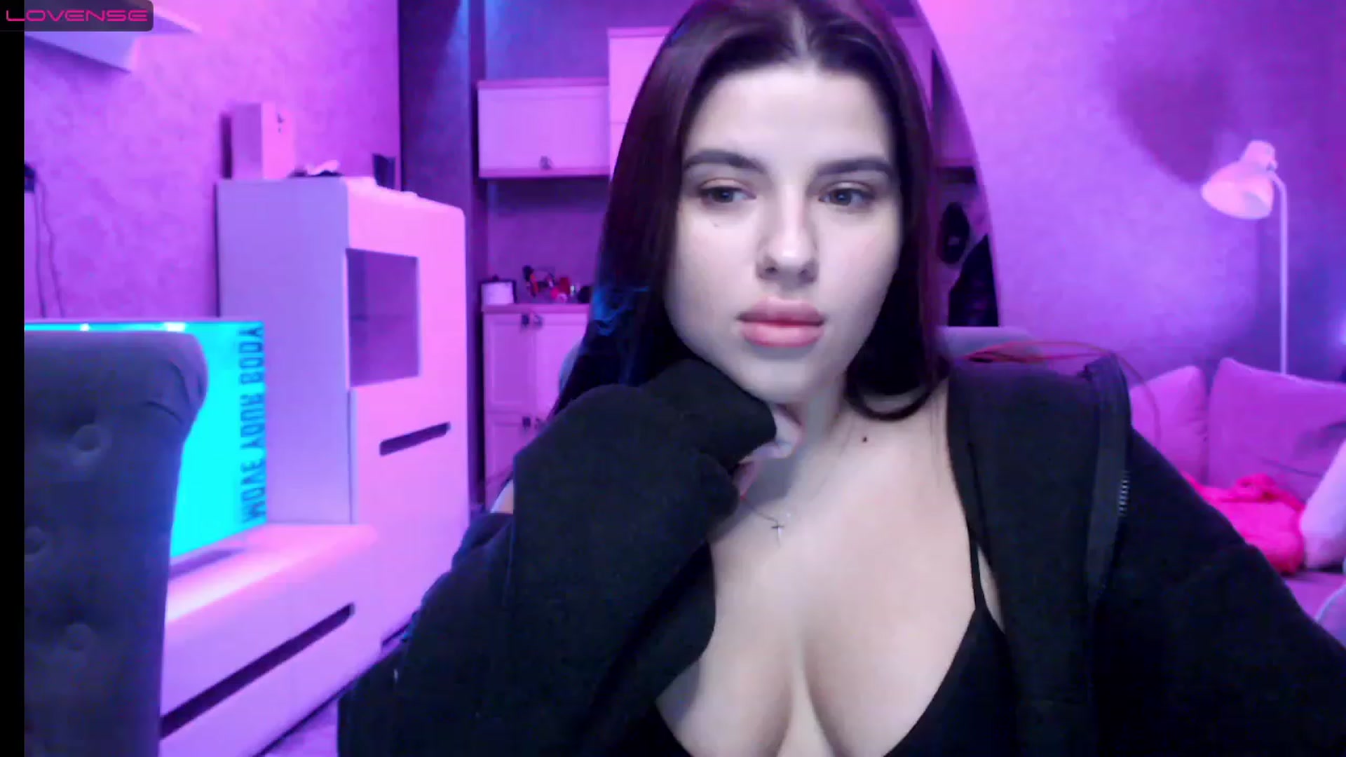 Gallery image thumbnail from Darling_Ivy's myfreecams stream on, 12/29/2022, 18:29 image 14 of 20