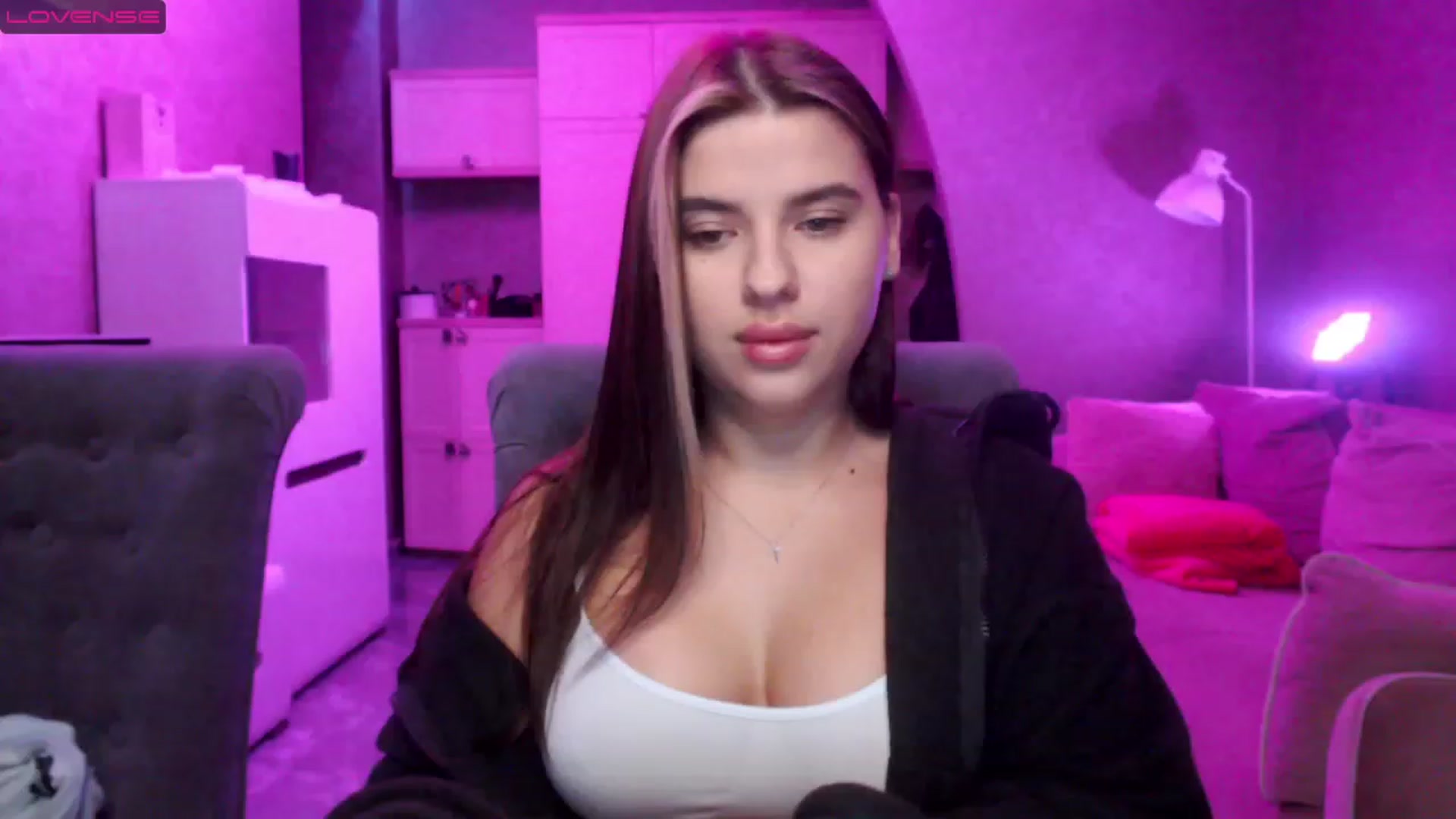 Gallery image thumbnail from Darling_Ivy's myfreecams stream on, 03/25/2023, 12:50 image 2 of 20