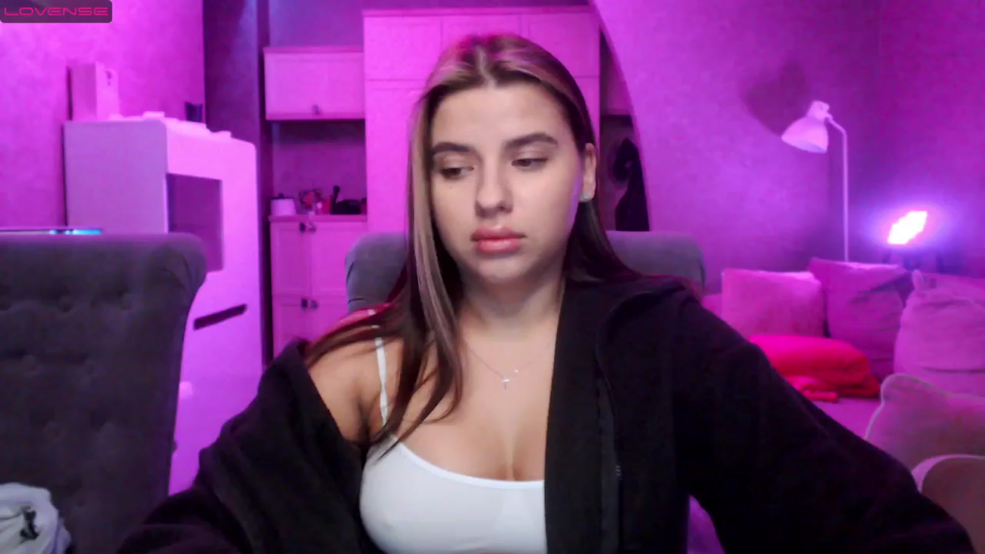 Gallery image thumbnail from Darling_Ivy's myfreecams stream on, 03/25/2023, 12:50 image 15 of 20