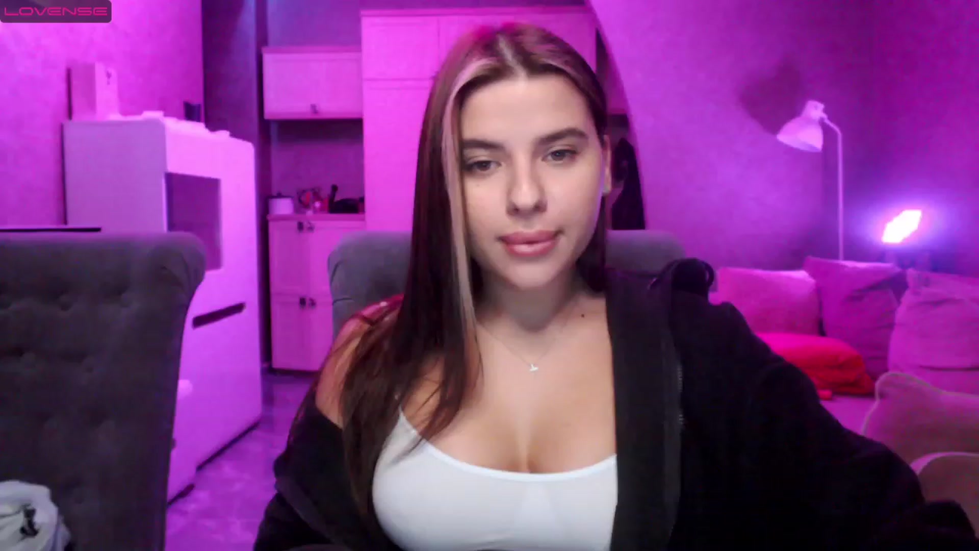 Gallery image thumbnail from Darling_Ivy's myfreecams stream on, 03/25/2023, 12:50 image 3 of 20