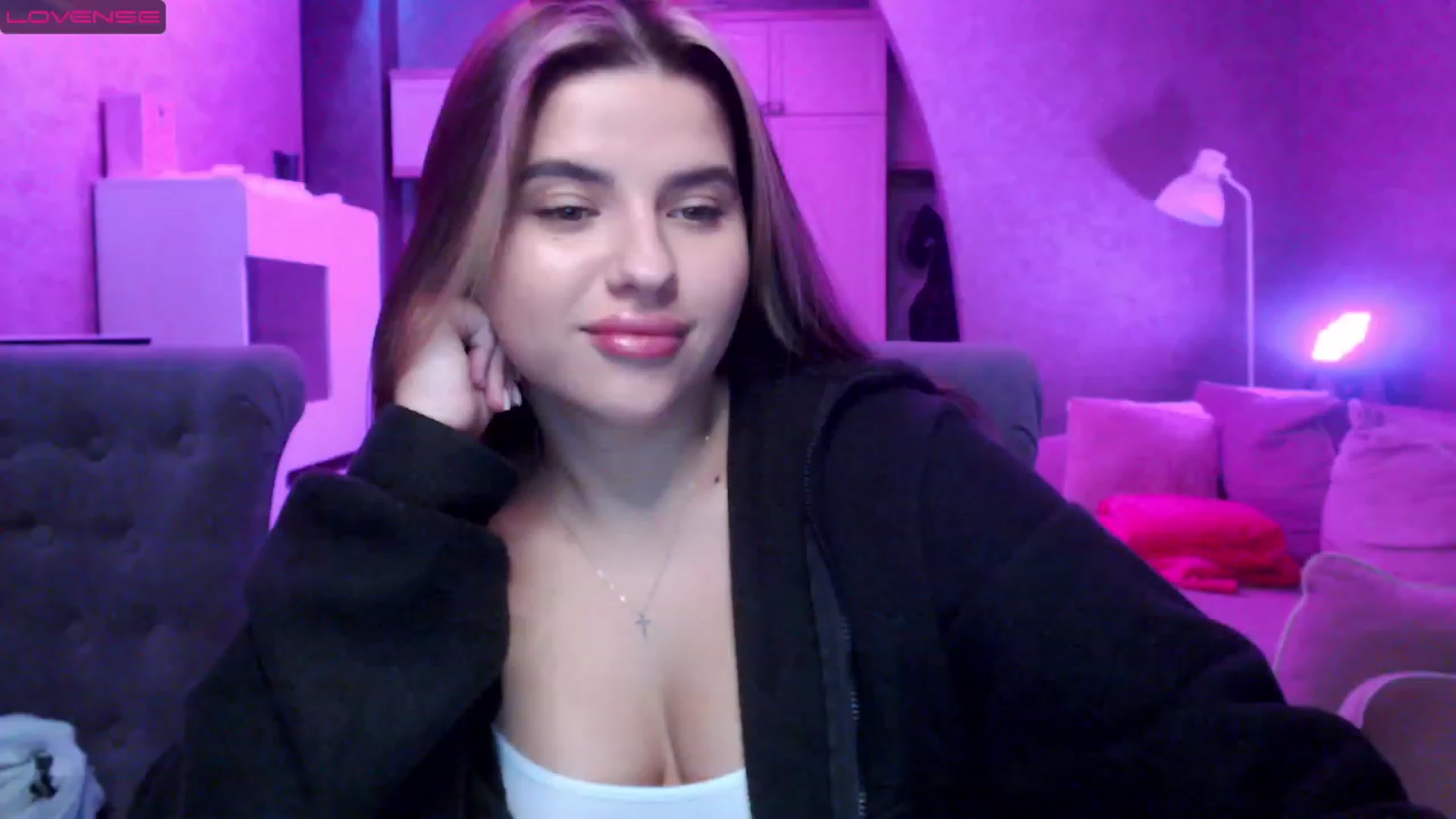 Gallery image thumbnail from Darling_Ivy's myfreecams stream on, 03/25/2023, 12:50 image 7 of 20