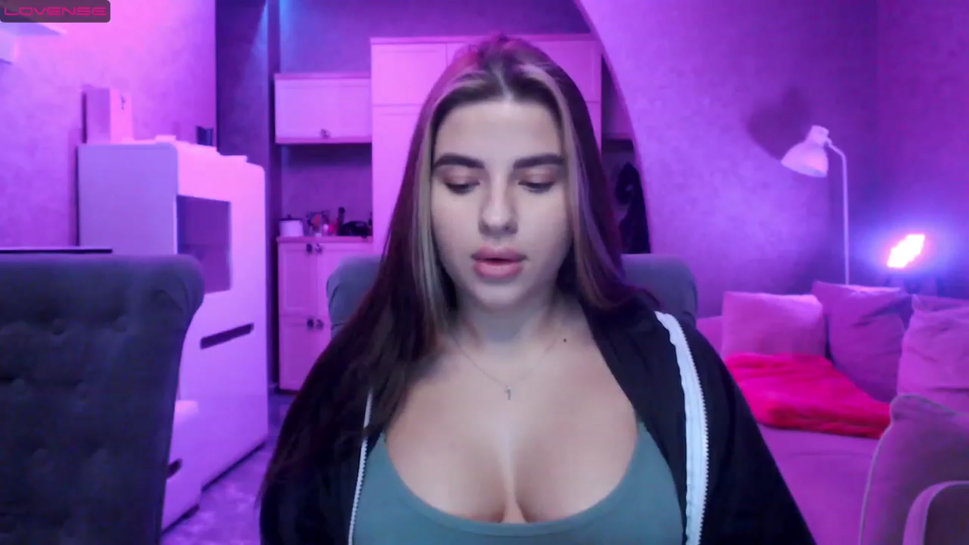 Gallery image thumbnail from Darling_Ivy's myfreecams stream on, 03/26/2023, 13:38 image 7 of 20