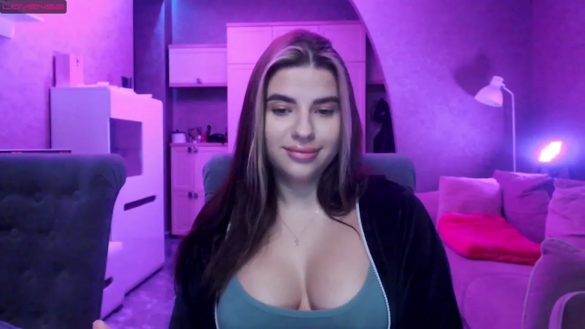 Gallery image thumbnail from Darling_Ivy's myfreecams stream on, 03/26/2023, 13:38 image 2 of 20