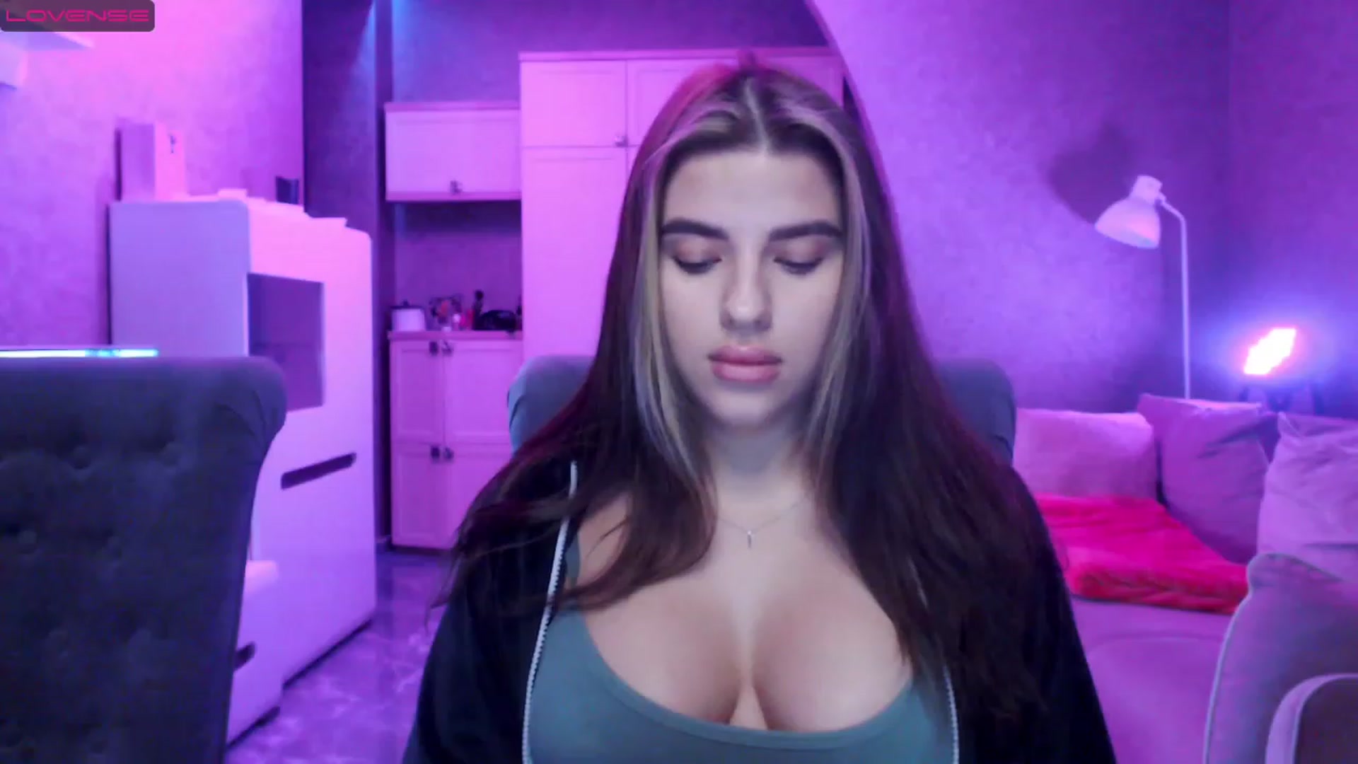 Gallery image thumbnail from Darling_Ivy's myfreecams stream on, 03/26/2023, 13:38 image 4 of 20