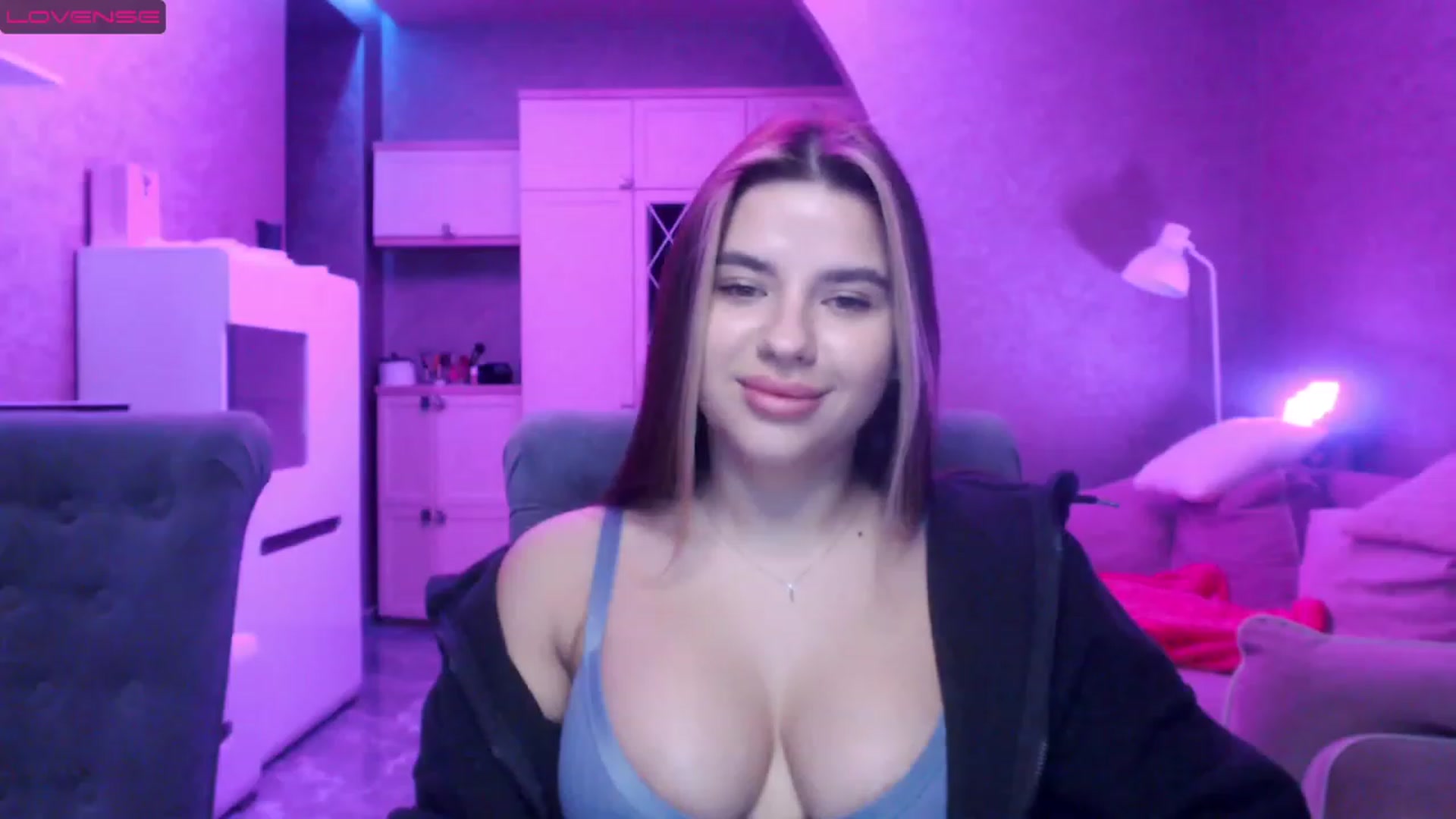 Gallery image thumbnail from Darling_Ivy's myfreecams stream on, 04/04/2023, 10:21 image 7 of 20