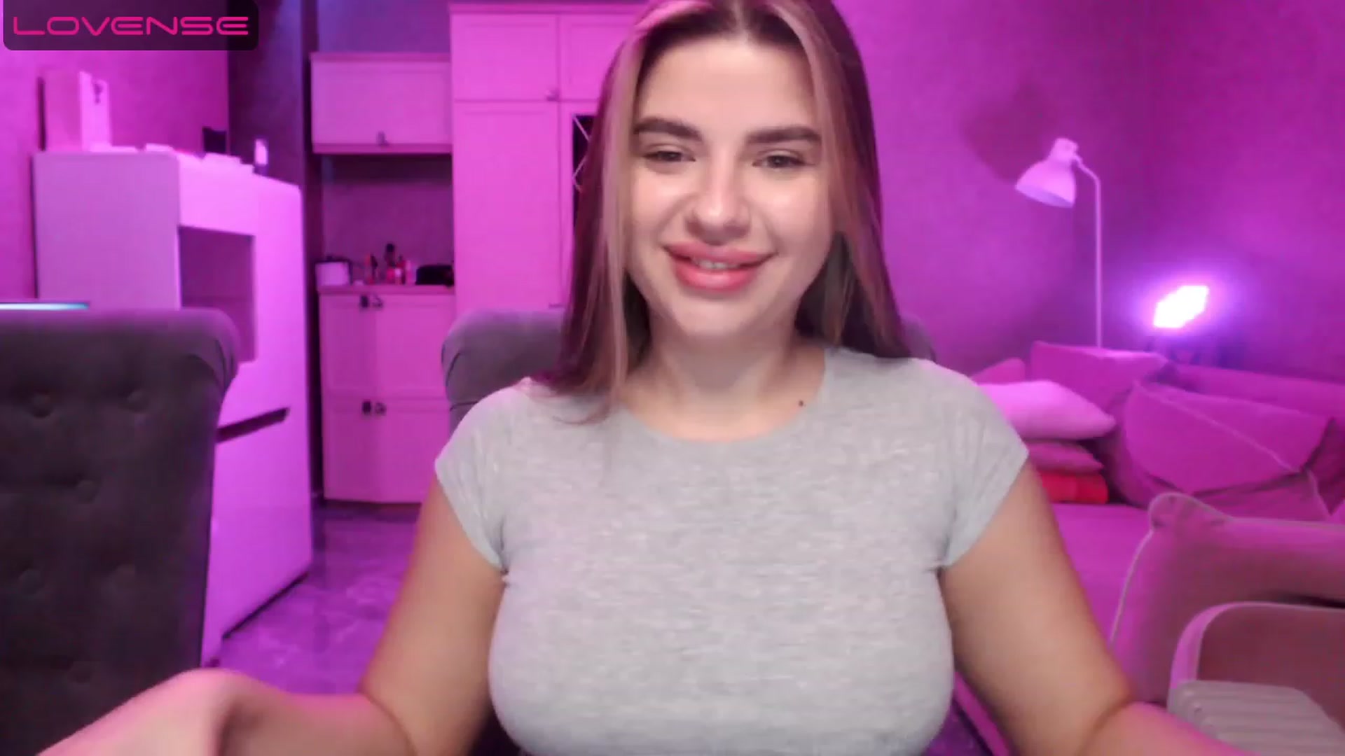 Gallery image thumbnail from Darling_Ivy's myfreecams stream on, 04/17/2023, 08:39 image 5 of 20