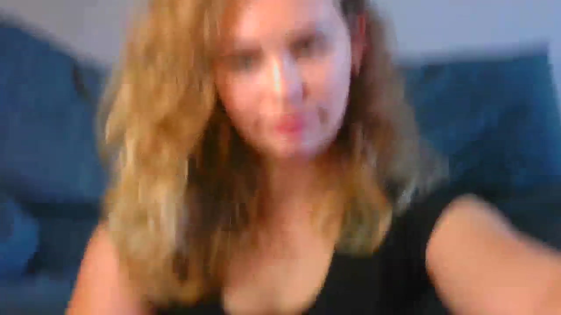 Gallery image thumbnail from Darsi's myfreecams stream on, 12/18/2023, 12:12 image 10 of 20