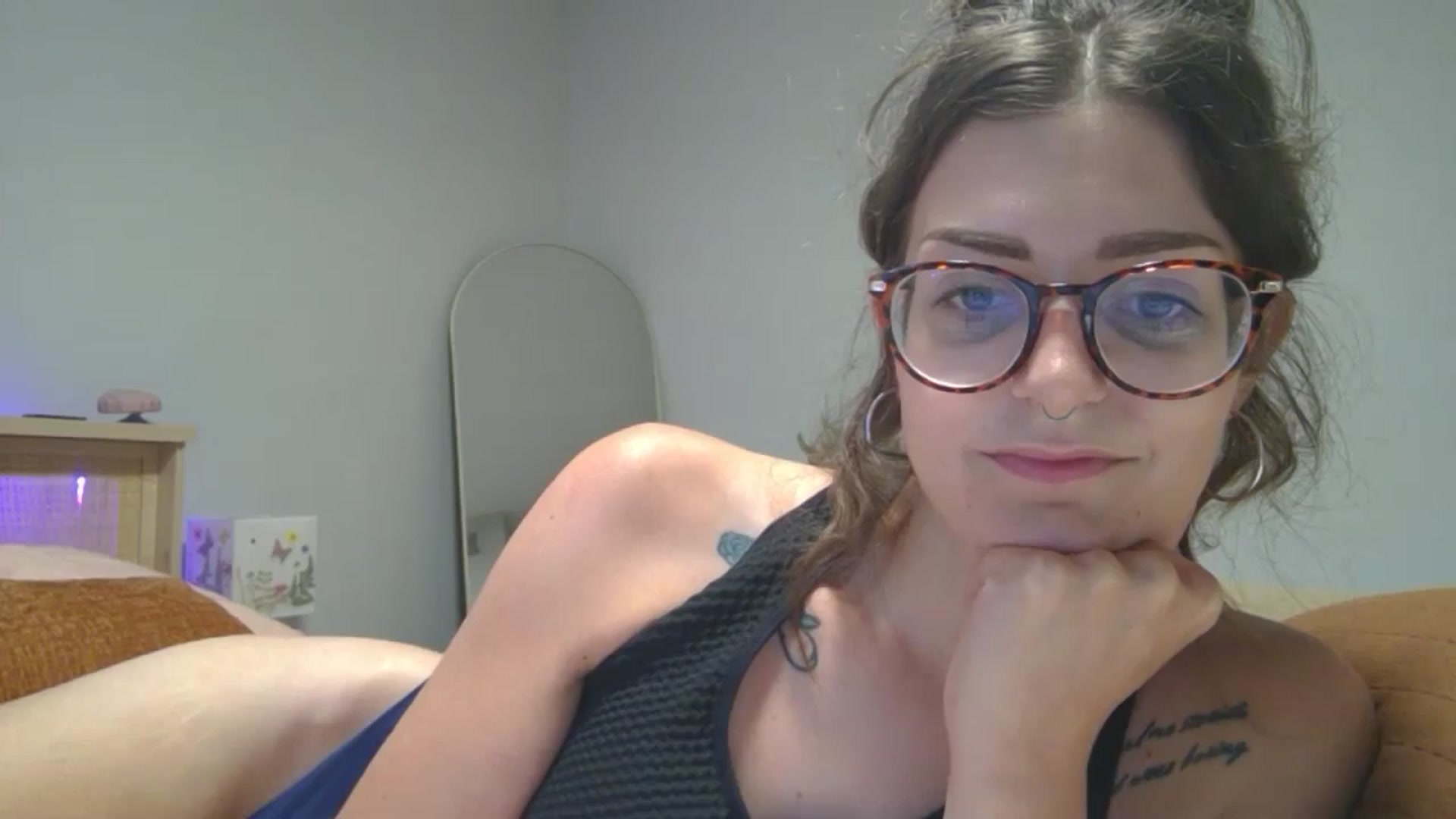 Gallery image thumbnail from DarthElevator's myfreecams stream on, 06/22/2024, 21:17 image 12 of 20