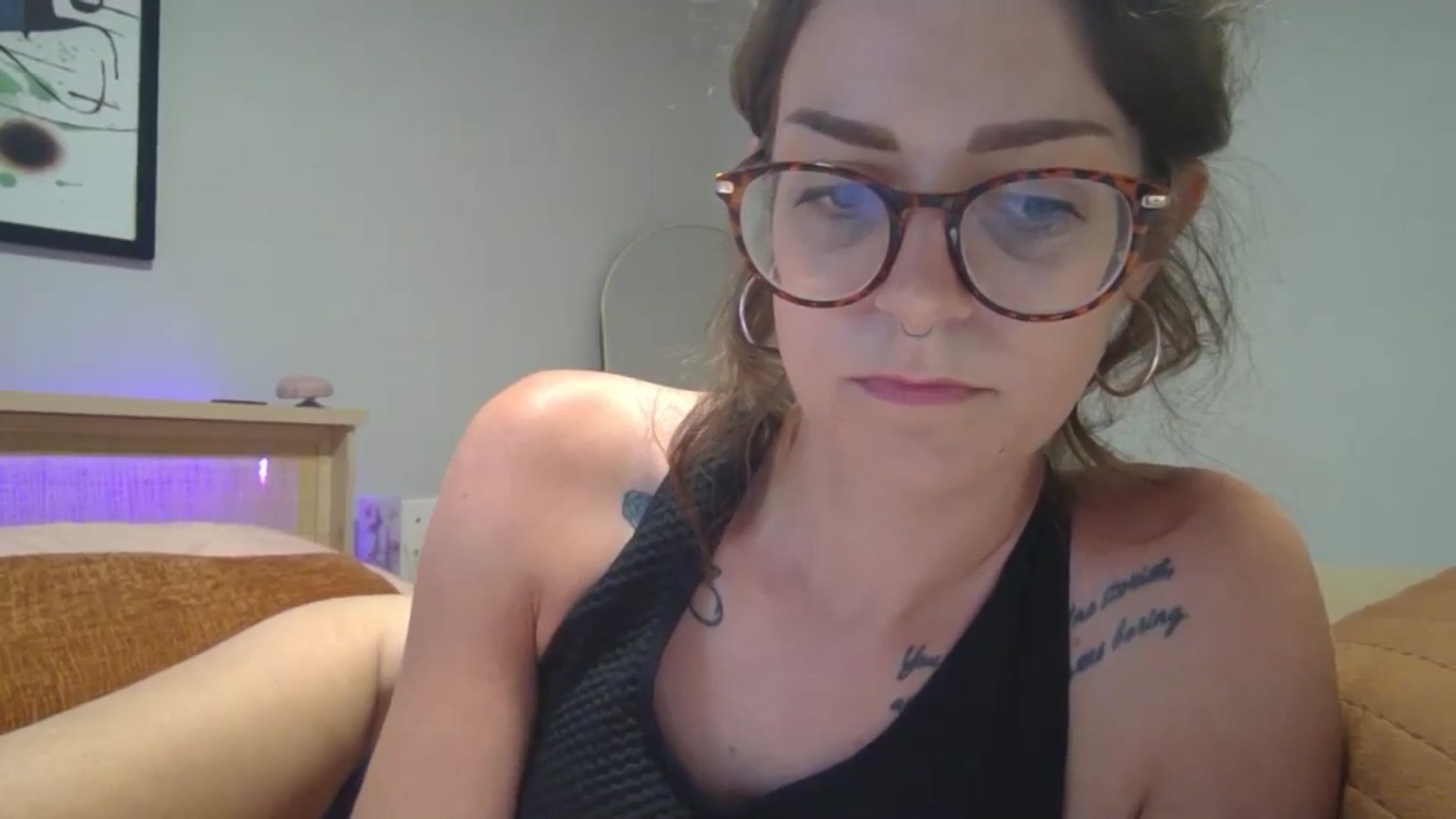 Gallery image thumbnail from DarthElevator's myfreecams stream on, 06/22/2024, 21:17 image 6 of 20