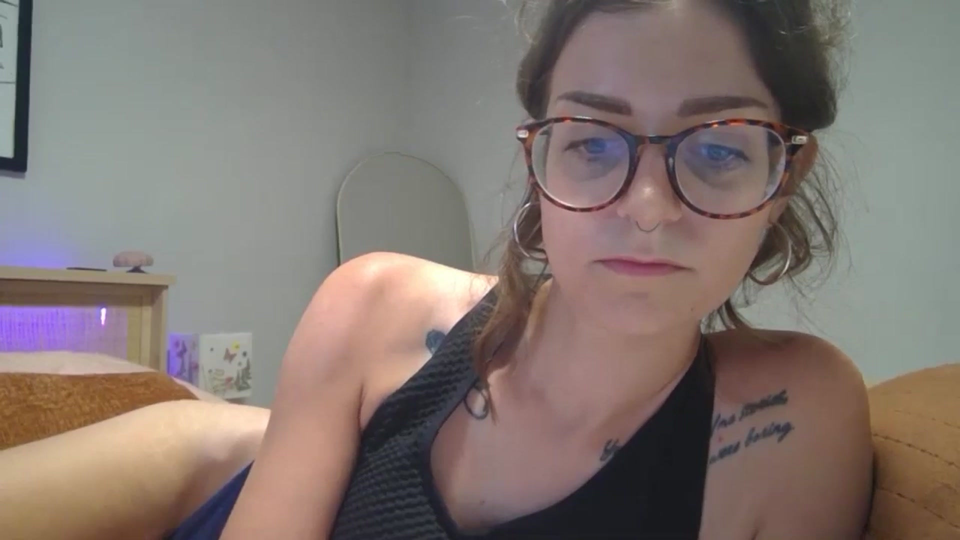 Gallery image thumbnail from DarthElevator's myfreecams stream on, 06/22/2024, 21:17 image 7 of 20