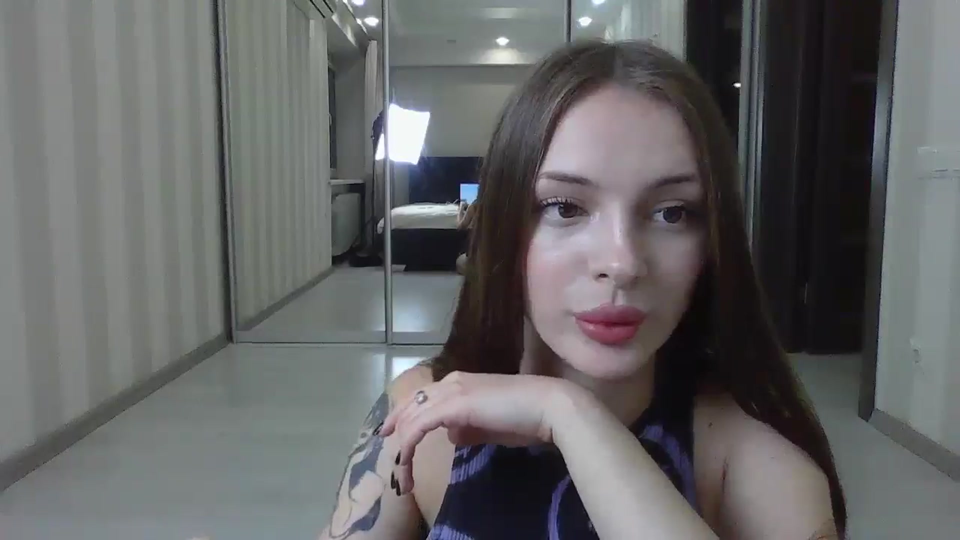 Gallery image thumbnail from Dashaakitty's myfreecams stream on, 05/17/2025, 20:15 image 13 of 20